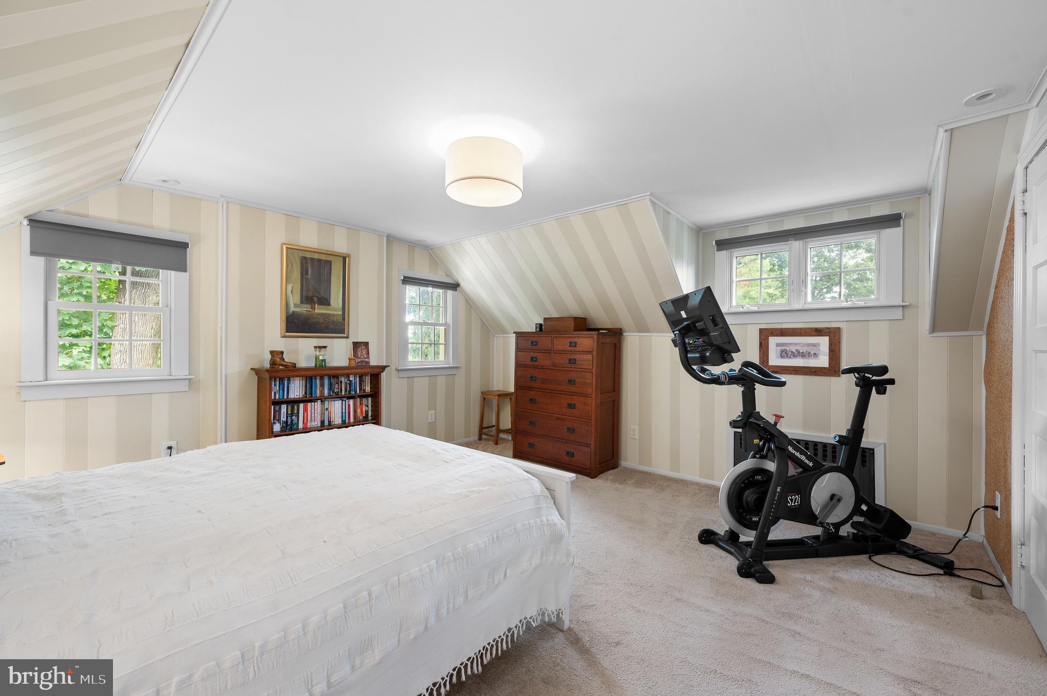 GREYTHORNE WOODS - Residential