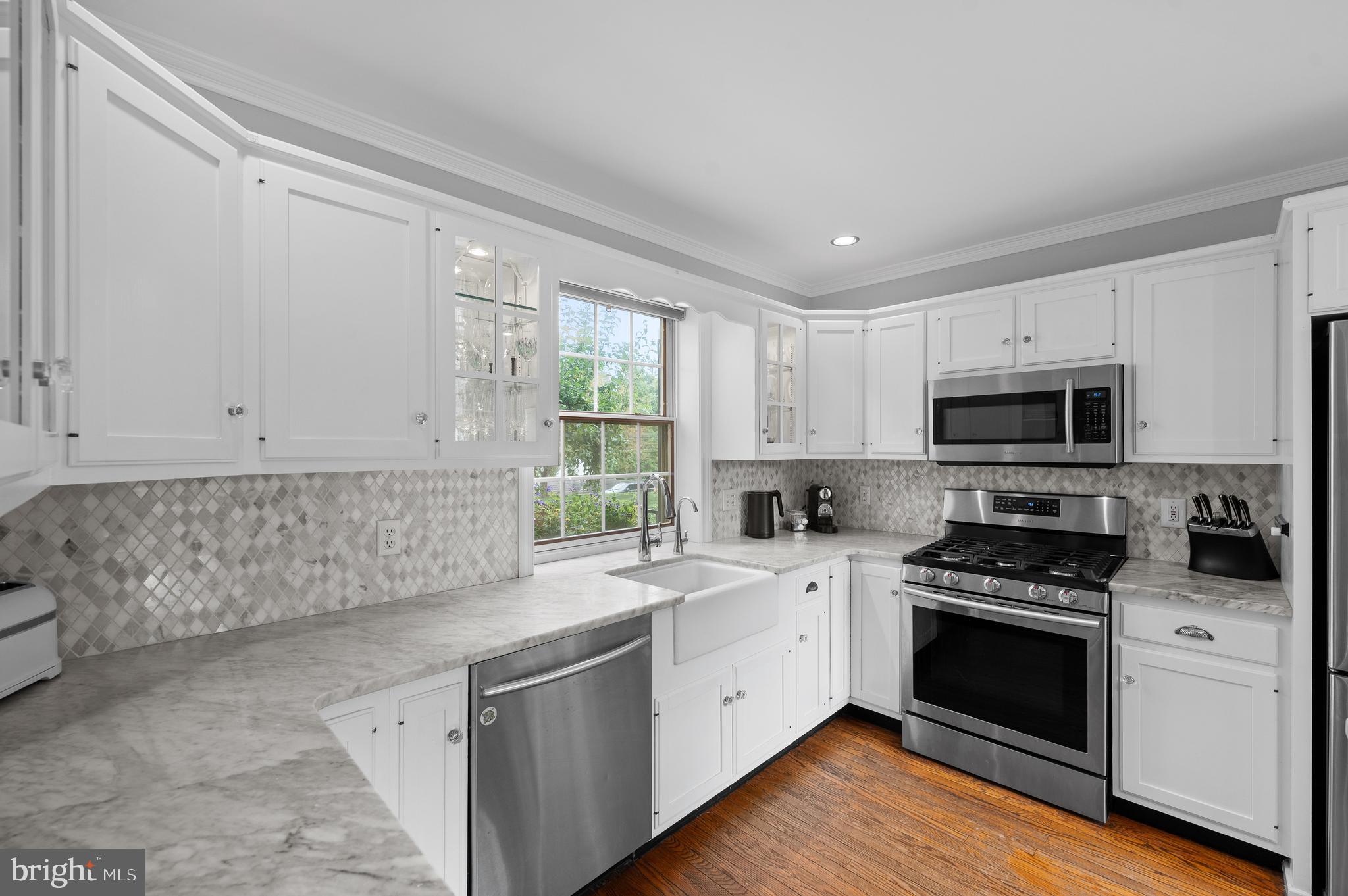 GREYTHORNE WOODS - Residential