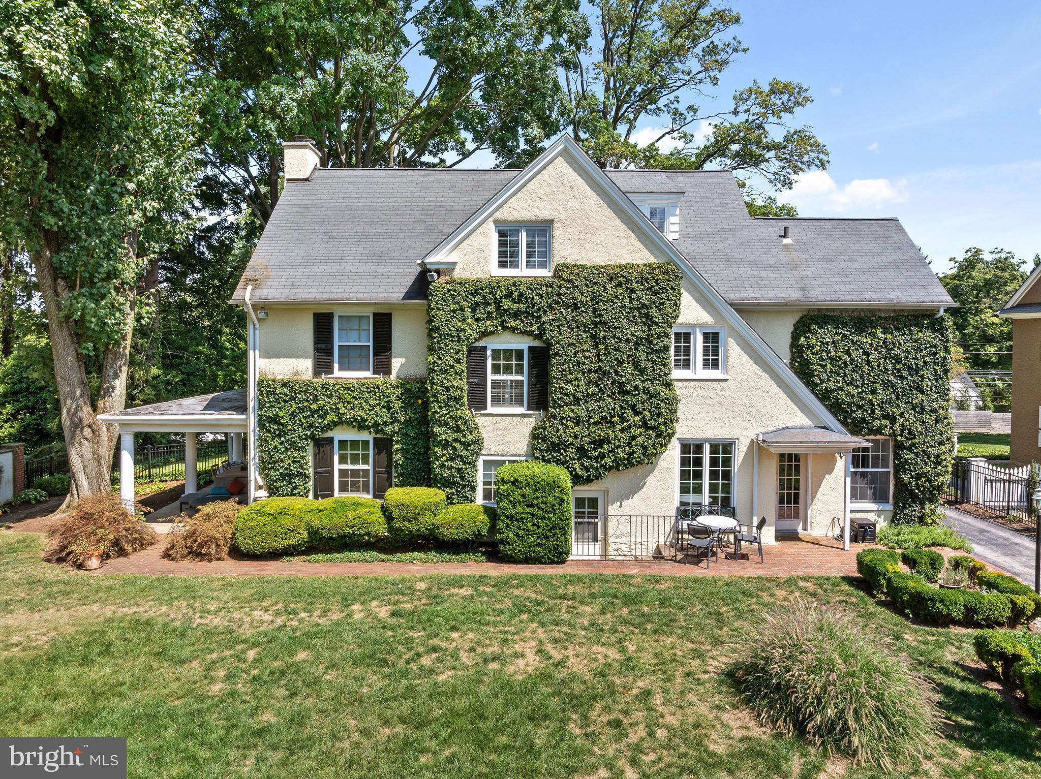 GREYTHORNE WOODS - Residential