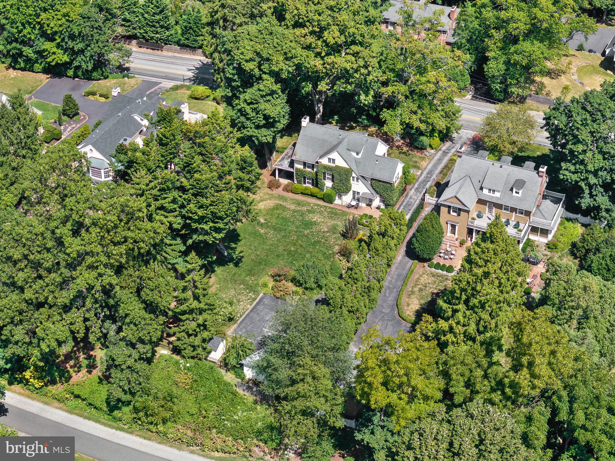 GREYTHORNE WOODS - Residential