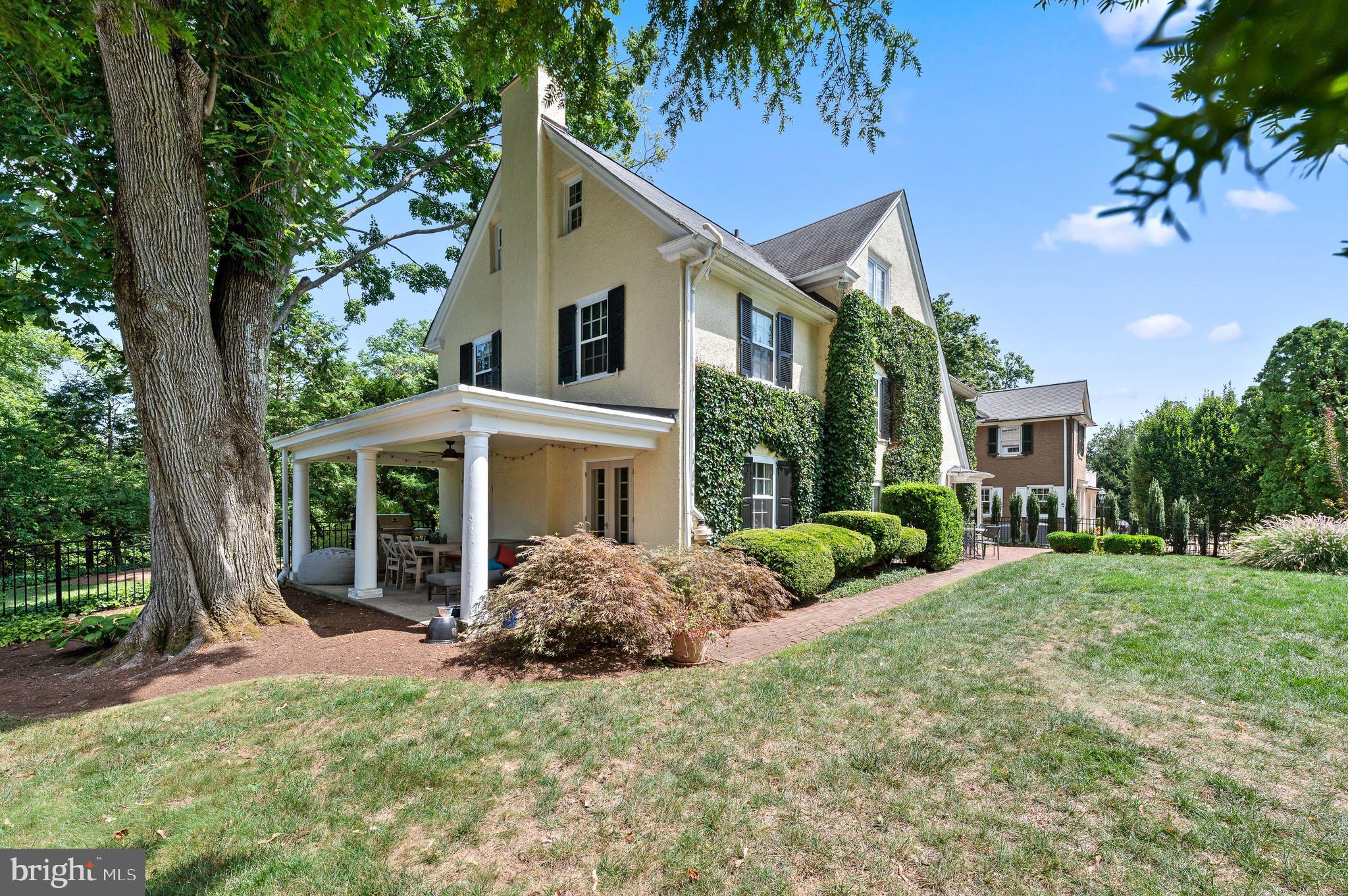 GREYTHORNE WOODS - Residential