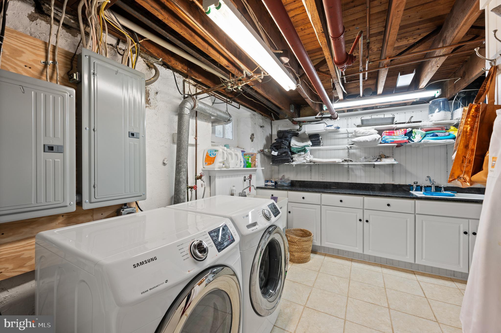 GREYTHORNE WOODS - Residential