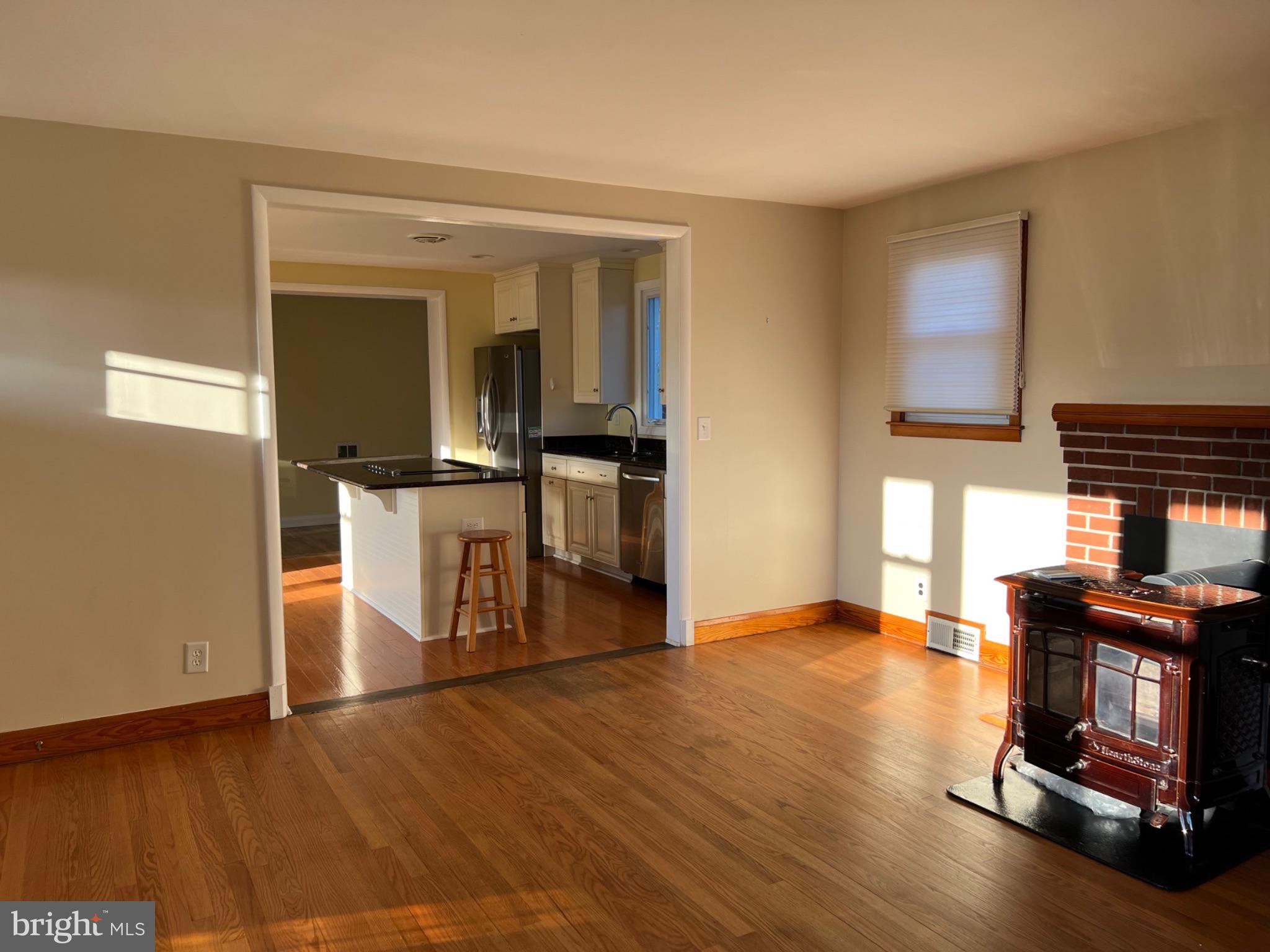 MIDDLE RIVER - Residential Lease