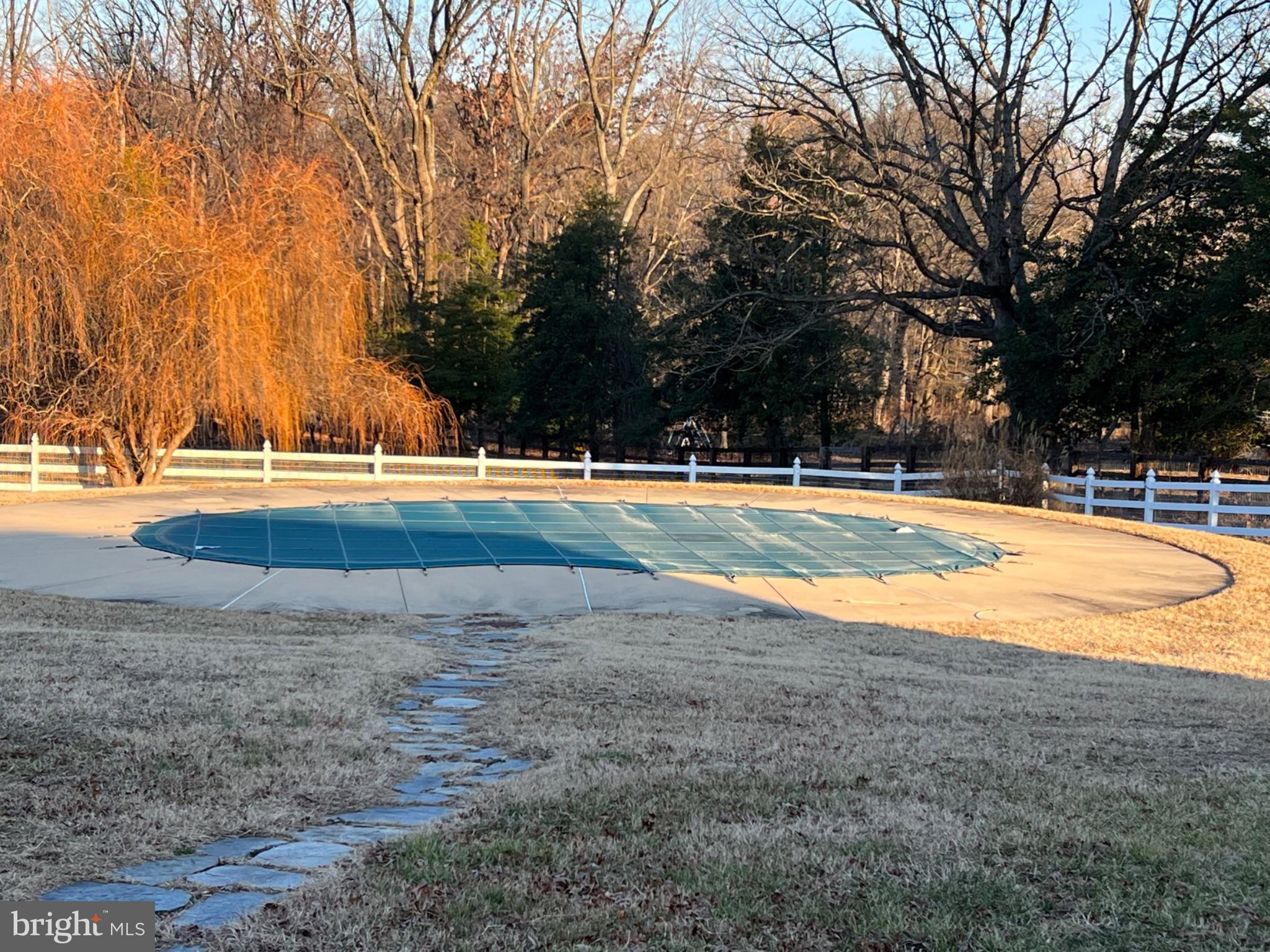 MIDDLE RIVER - Residential Lease