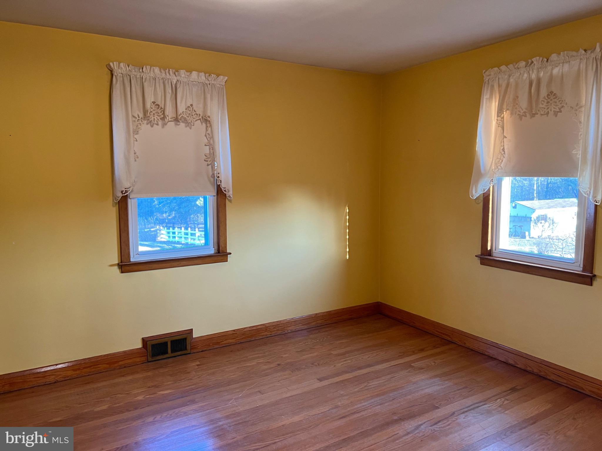 MIDDLE RIVER - Residential Lease