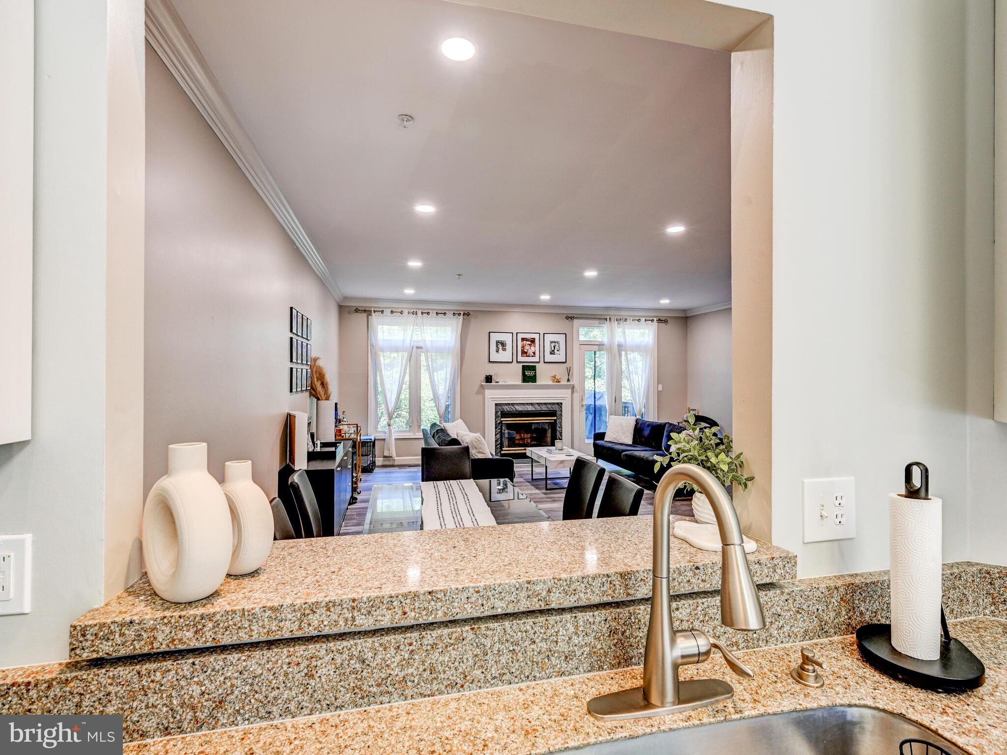 SUMMIT CHASE - Residential