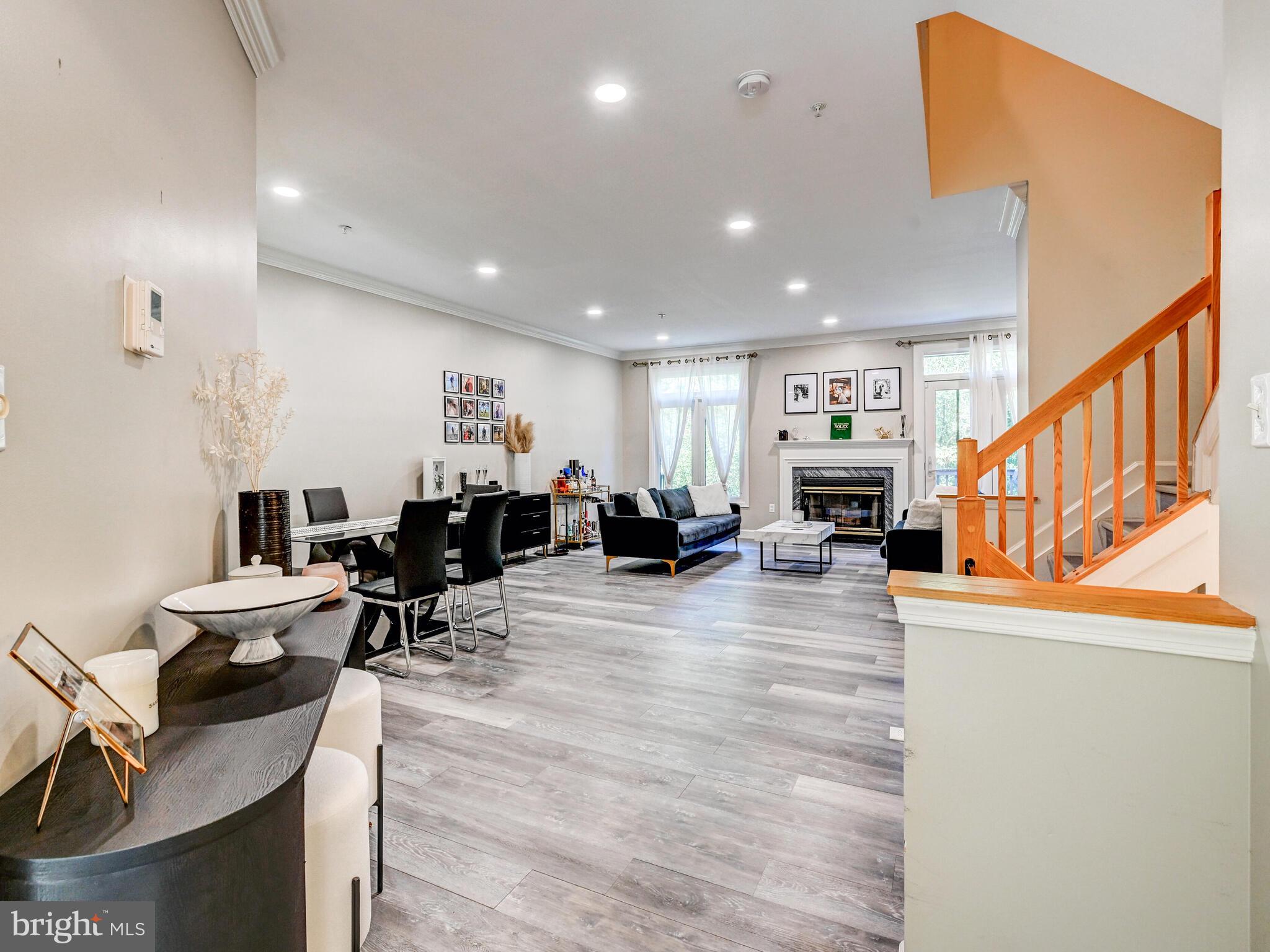 SUMMIT CHASE - Residential