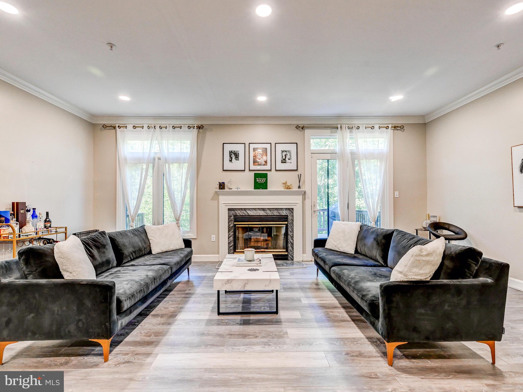 SUMMIT CHASE - Residential