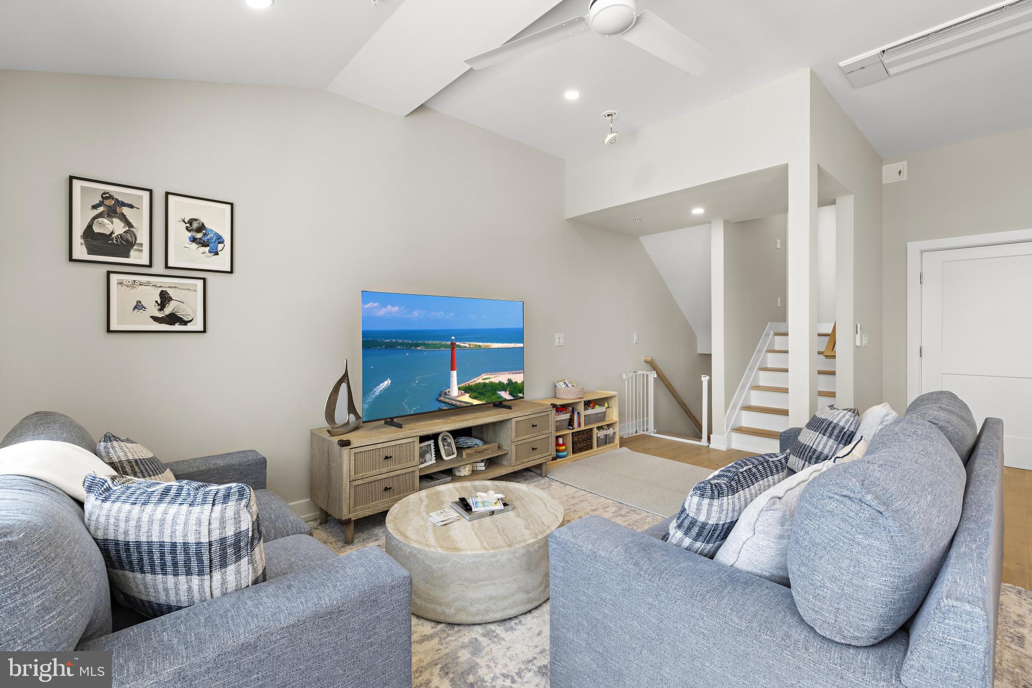 2600 LONG BEACH BOULEVARD 8