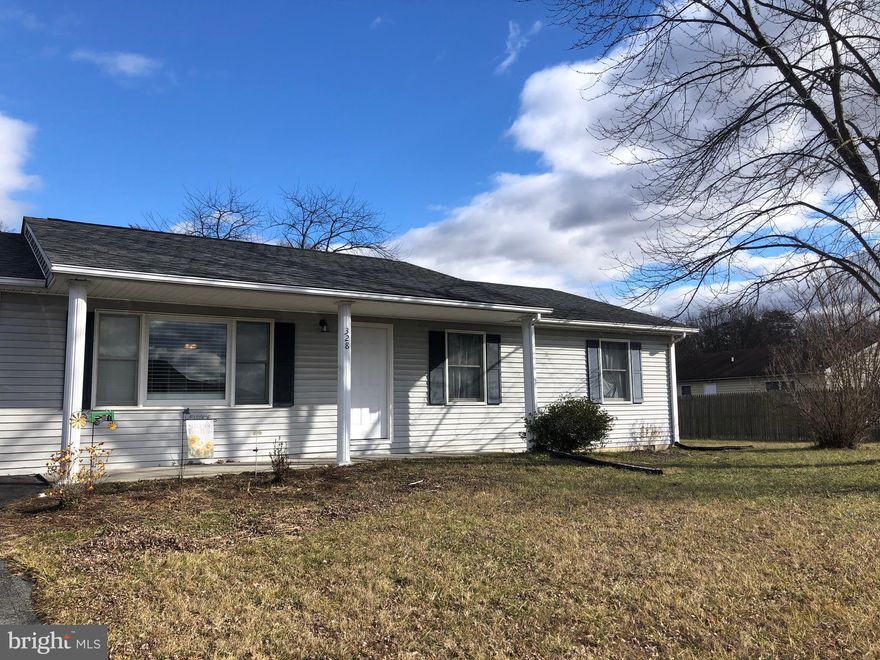 One level living, ranch home available.  This home offers 3 bedrooms, 2 full baths, walk in closet in master bedroom, new water heater,and  freshly painted.  Situated within minutes to 81 and 37.  Schedule a showing today!!