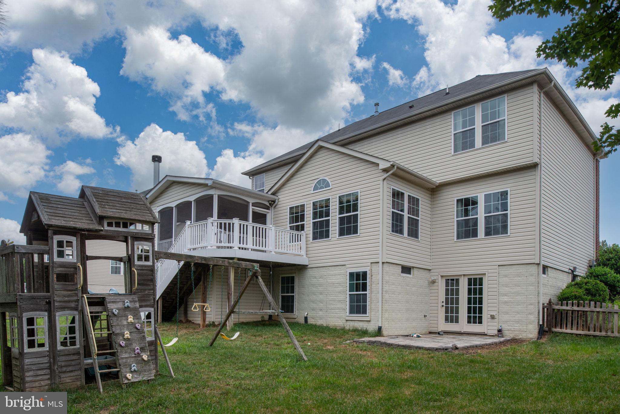 ESTATES AT LEE'S PARKE - Residential