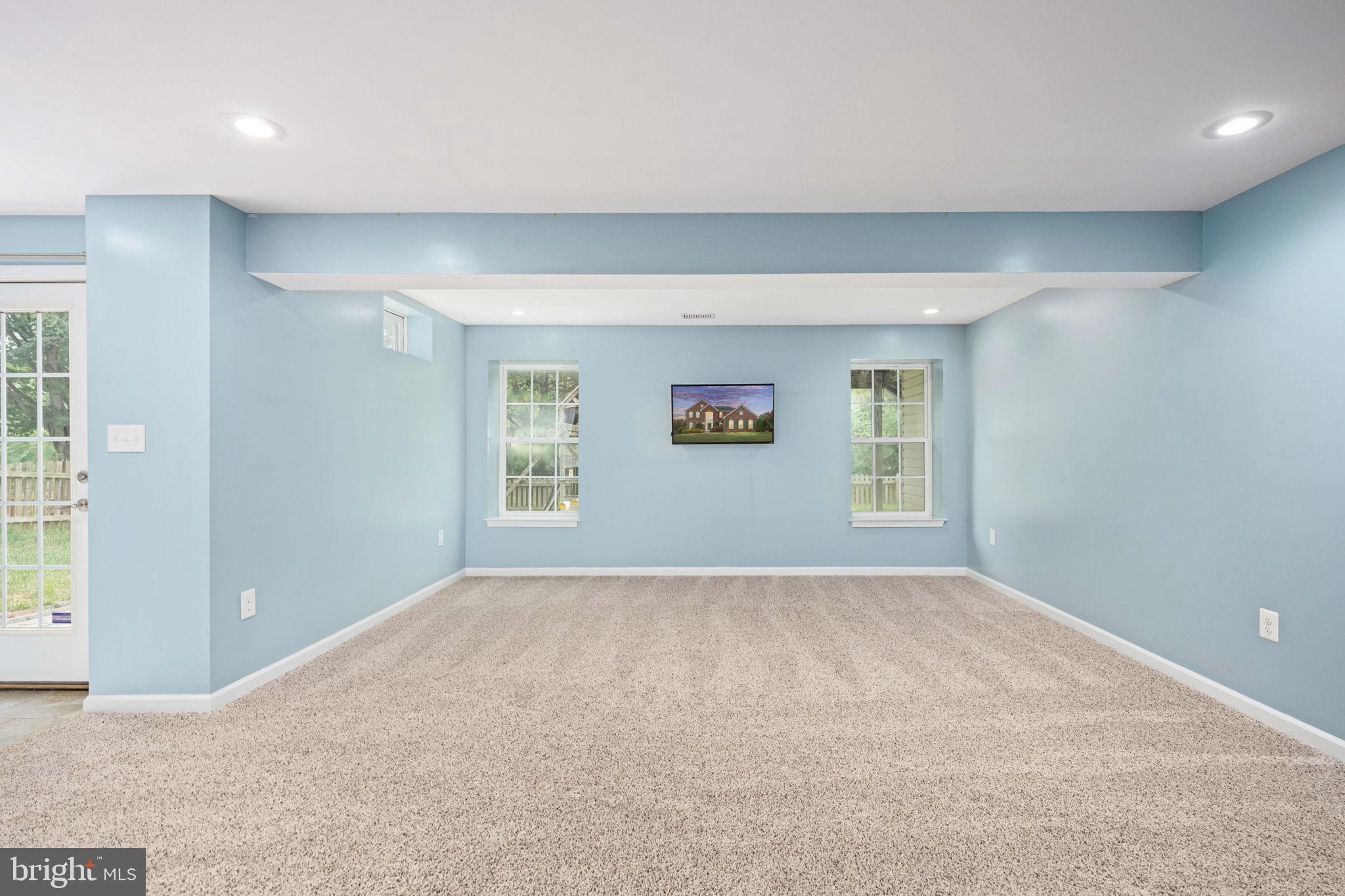 ESTATES AT LEE'S PARKE - Residential