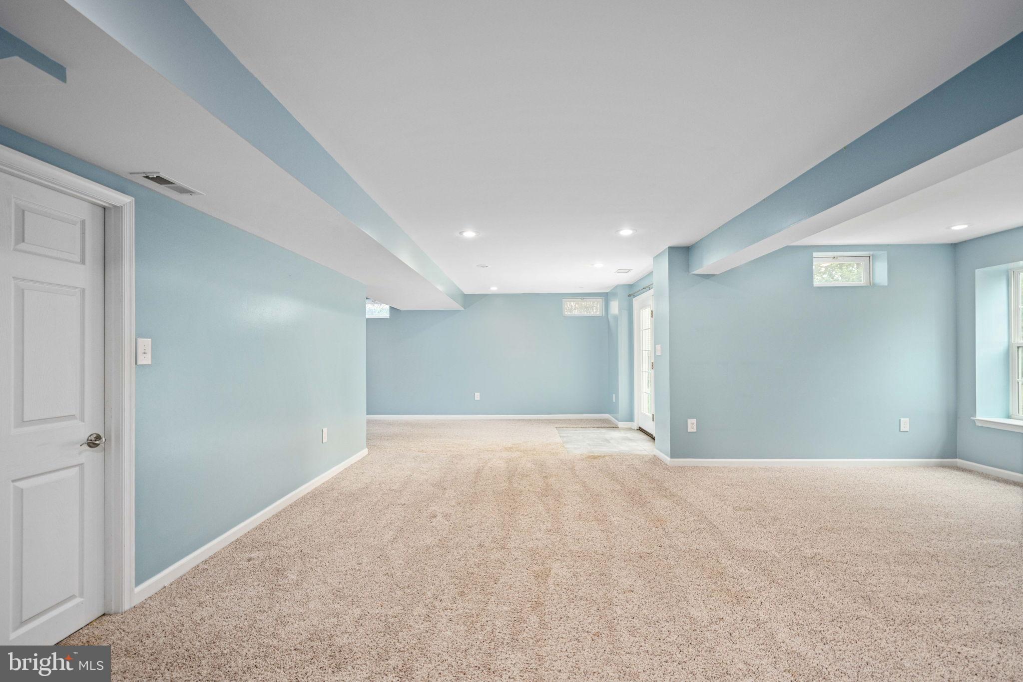 ESTATES AT LEE'S PARKE - Residential