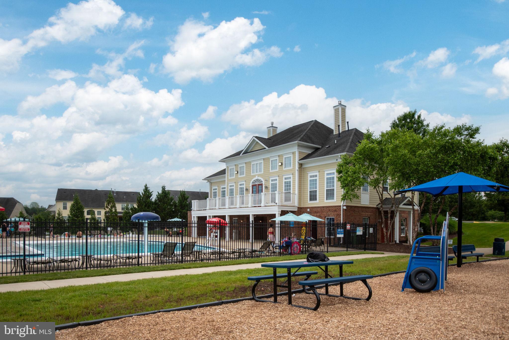 ESTATES AT LEE'S PARKE - Residential