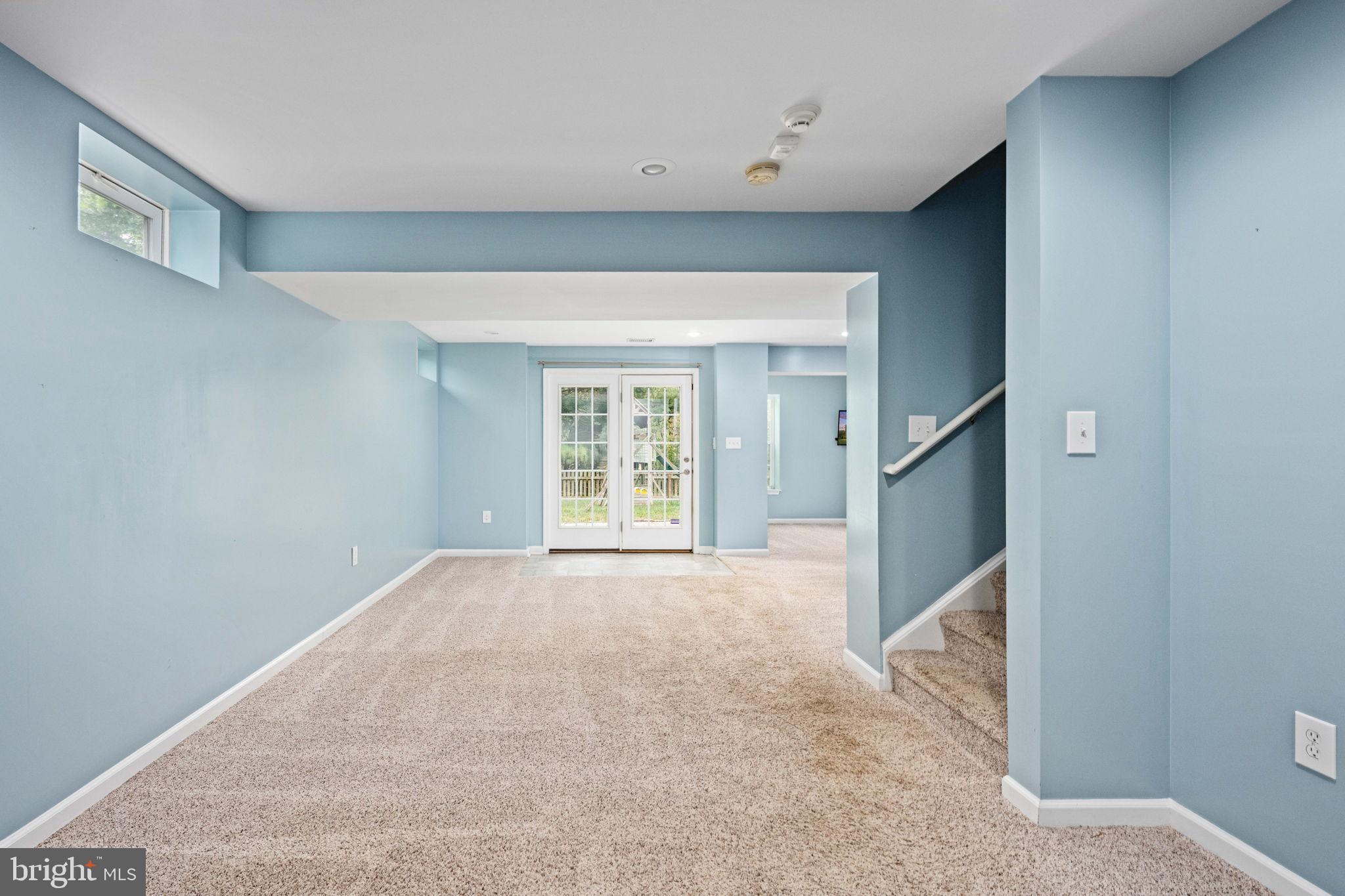 ESTATES AT LEE'S PARKE - Residential