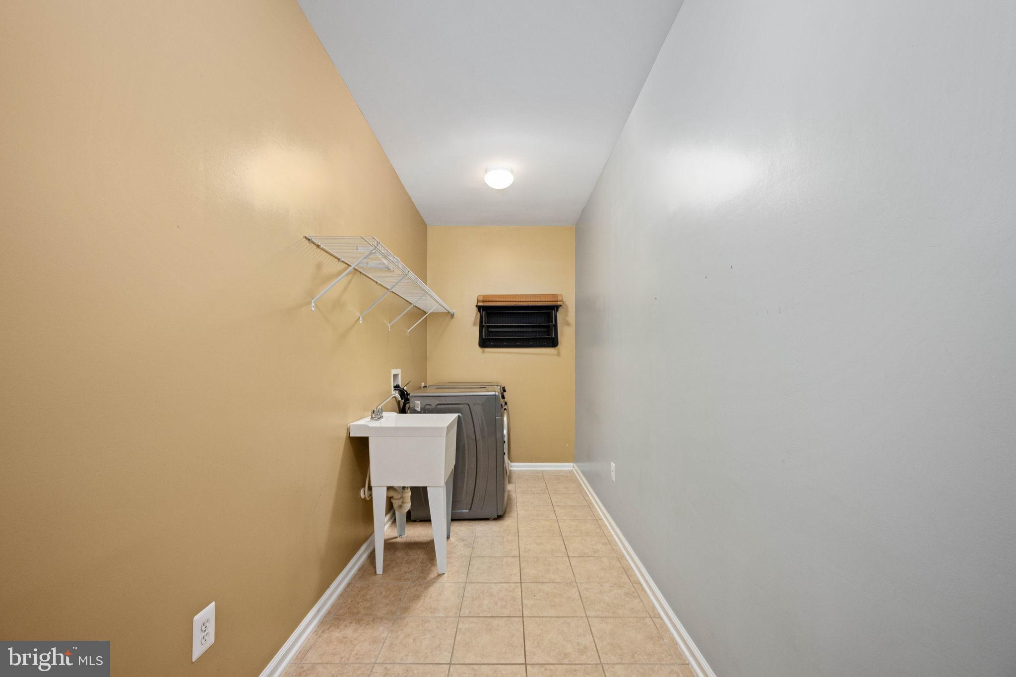 ESTATES AT LEE'S PARKE - Residential