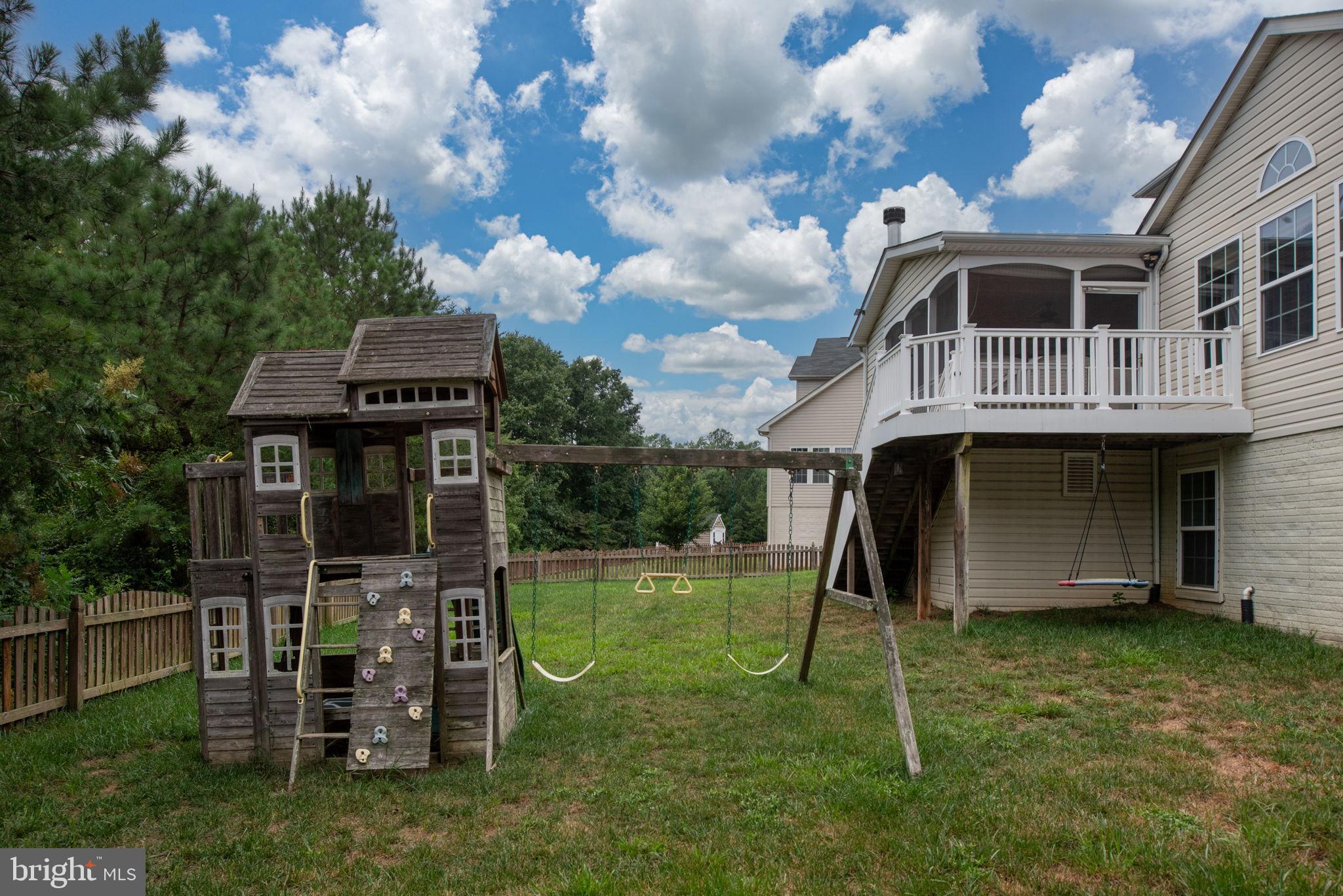 ESTATES AT LEE'S PARKE - Residential