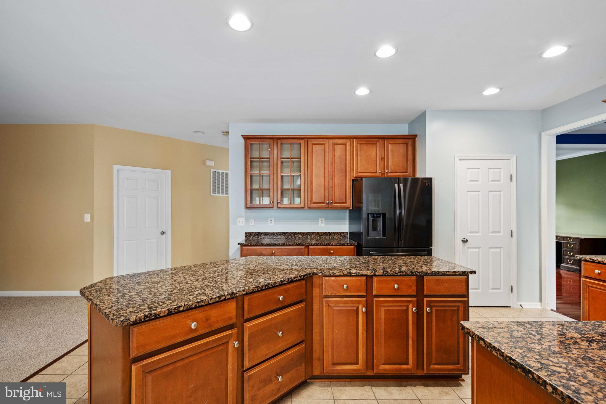 ESTATES AT LEE'S PARKE - Residential