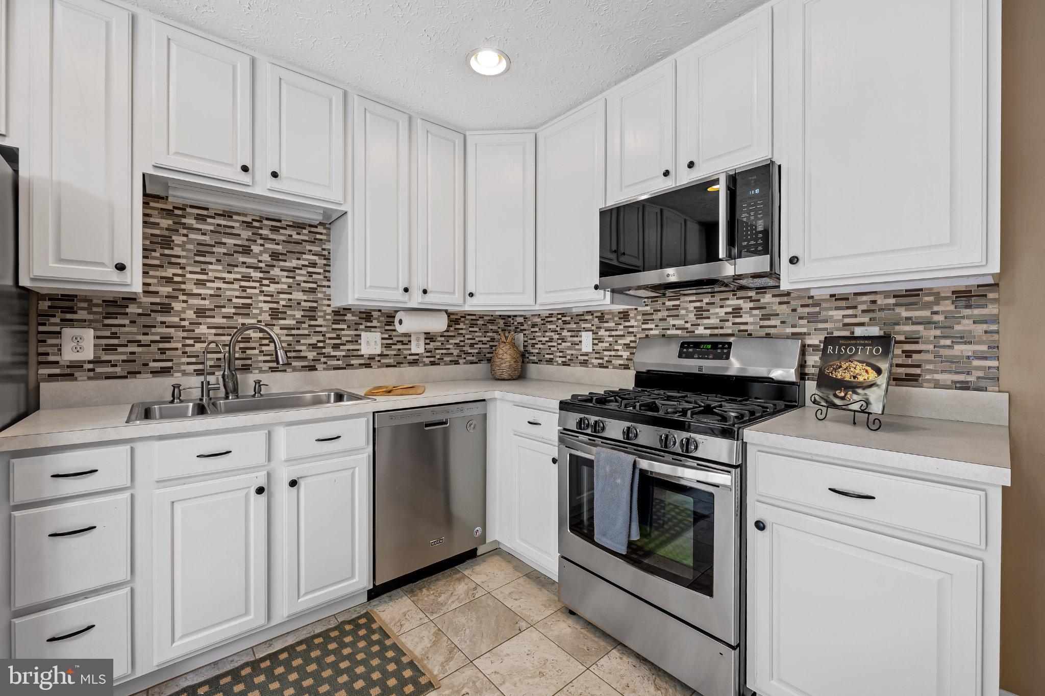 206 COLGATE DRIVE