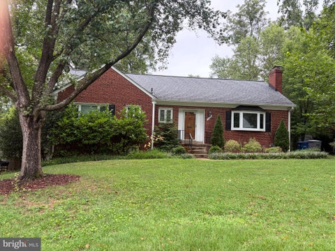 Photo of 3054 Hazelton Street, FALLS CHURCH, VA 22044 (MLS # VAFX2334122)
