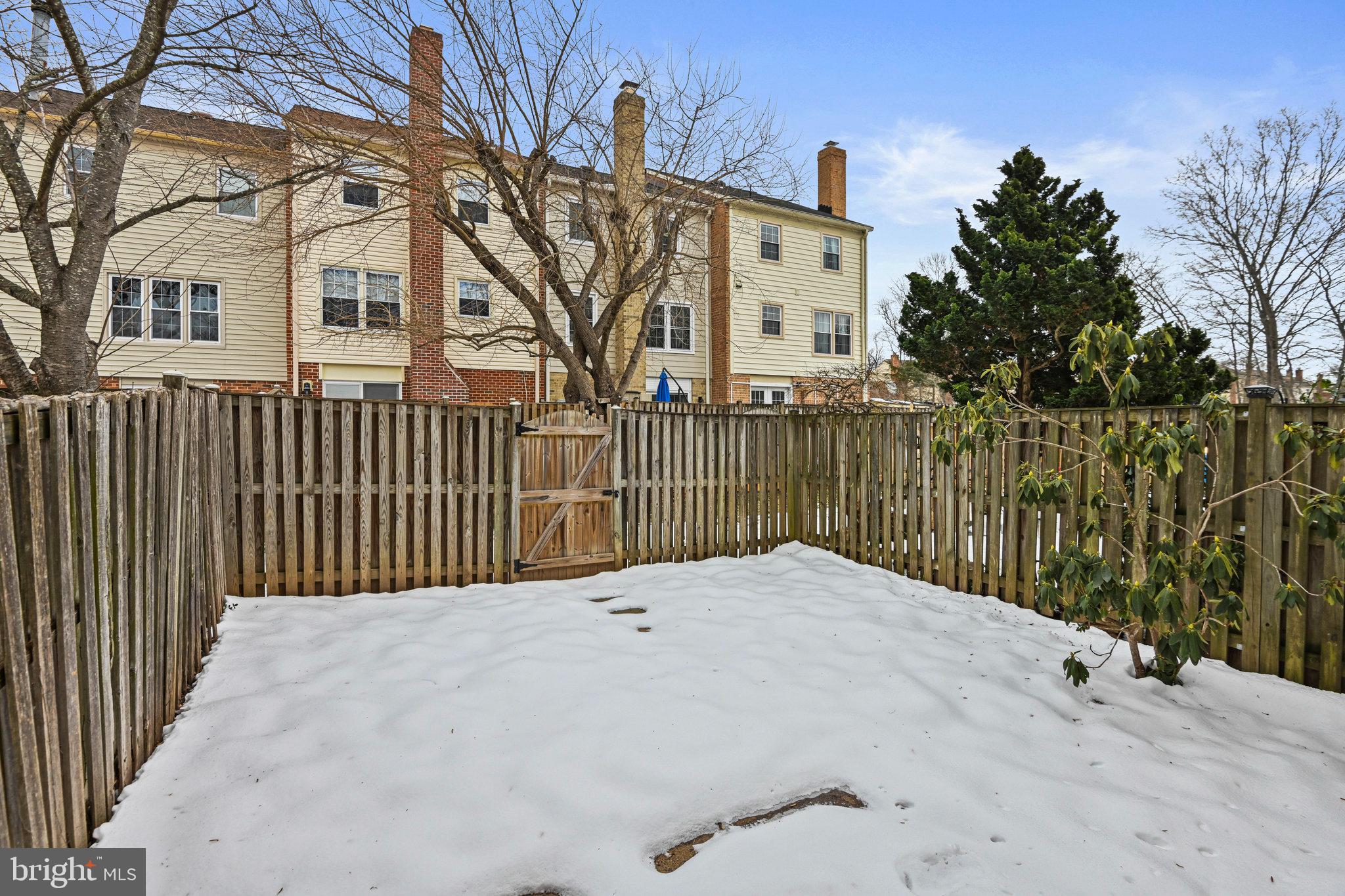 LAKEPOINTE - Residential