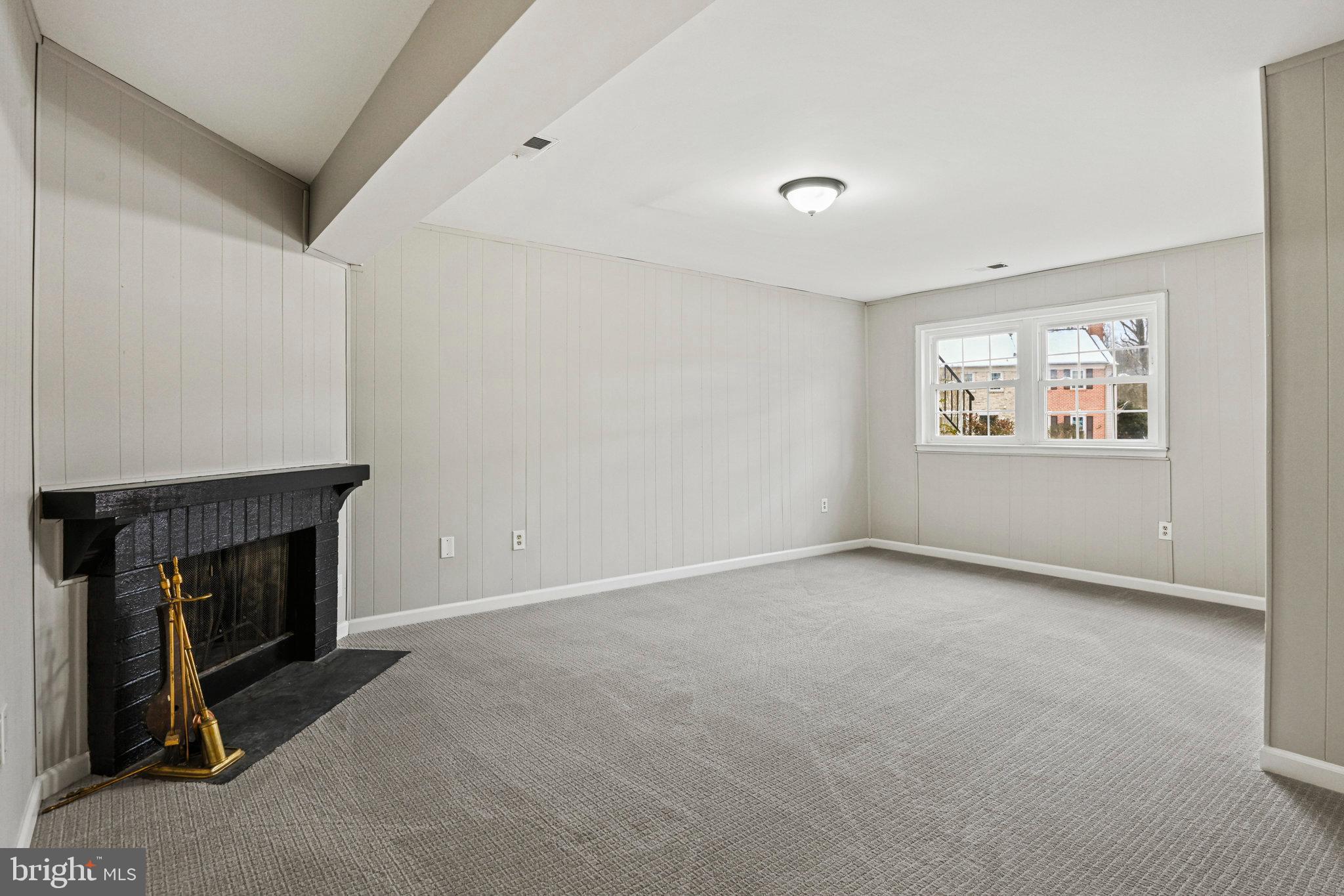 LAKEPOINTE - Residential