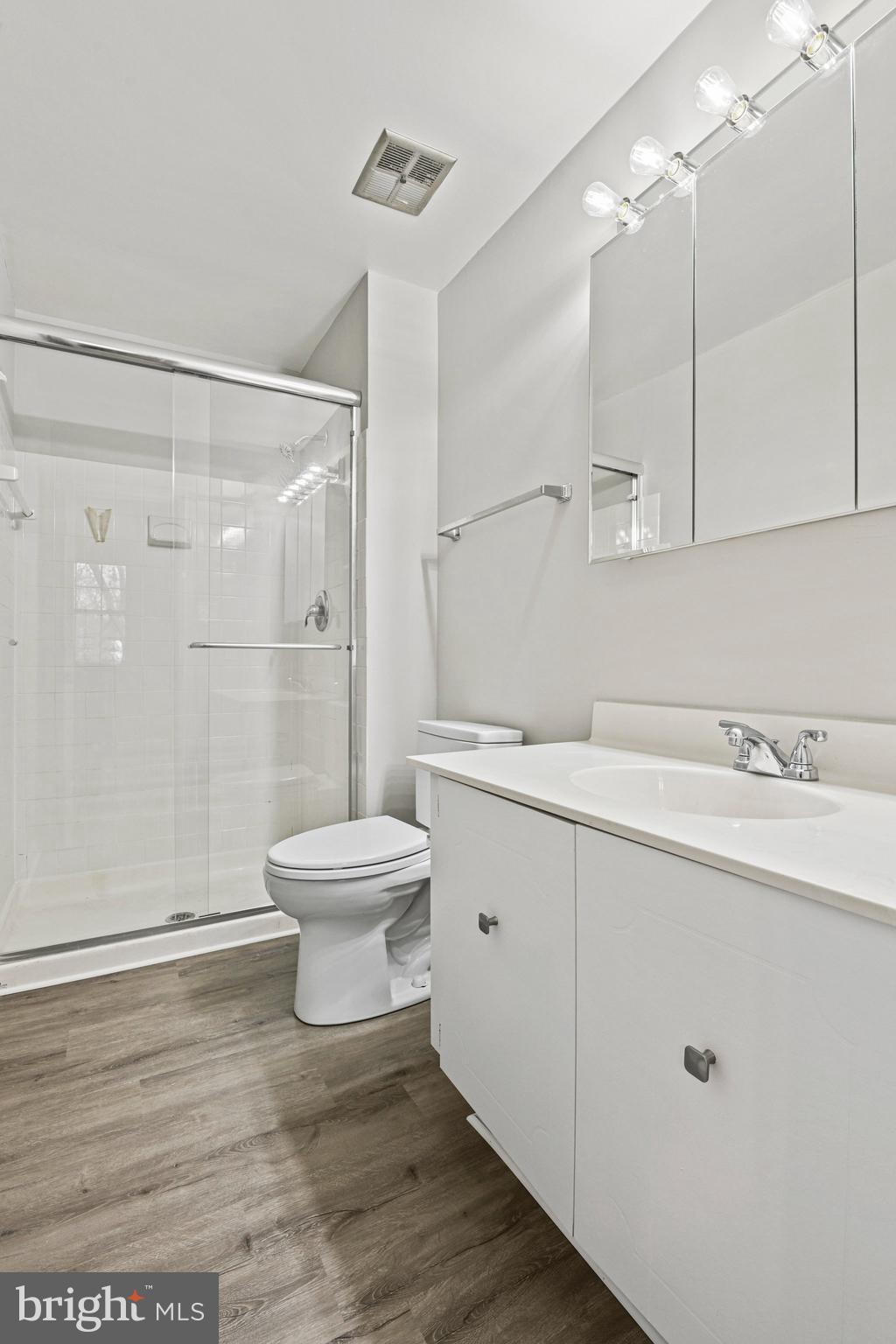 LAKEPOINTE - Residential