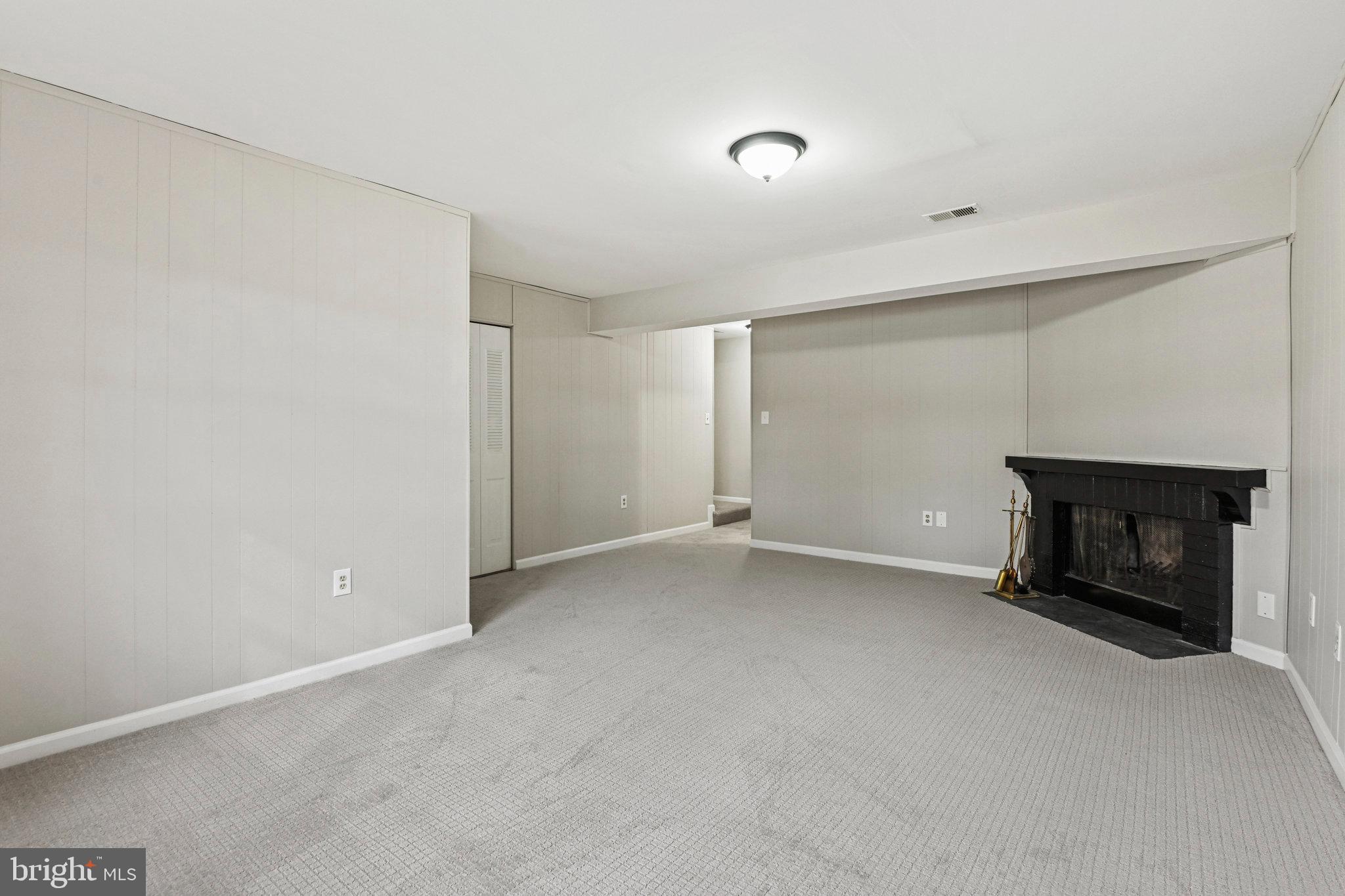 LAKEPOINTE - Residential