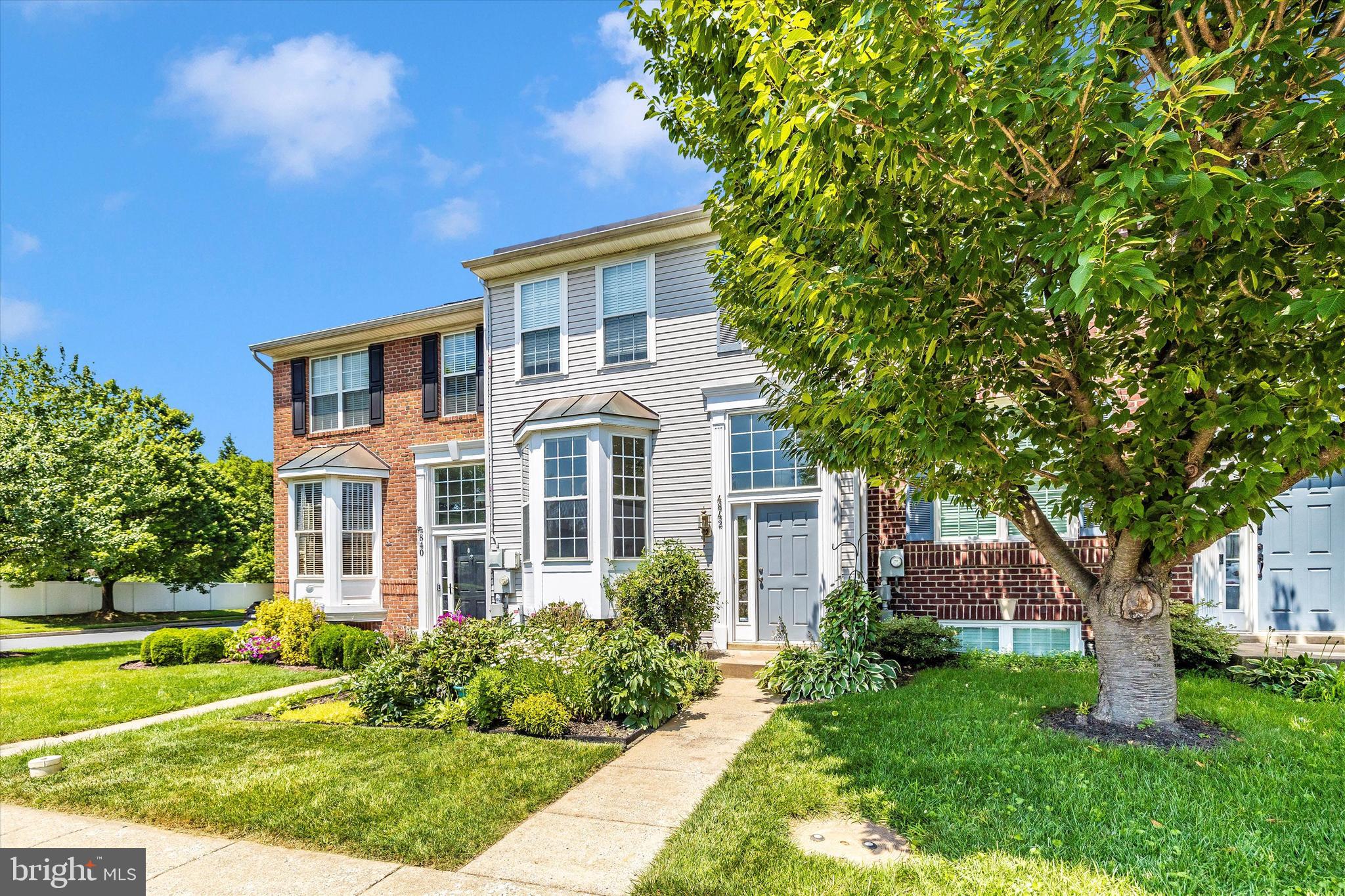 WELLINGTON TRACE - Residential