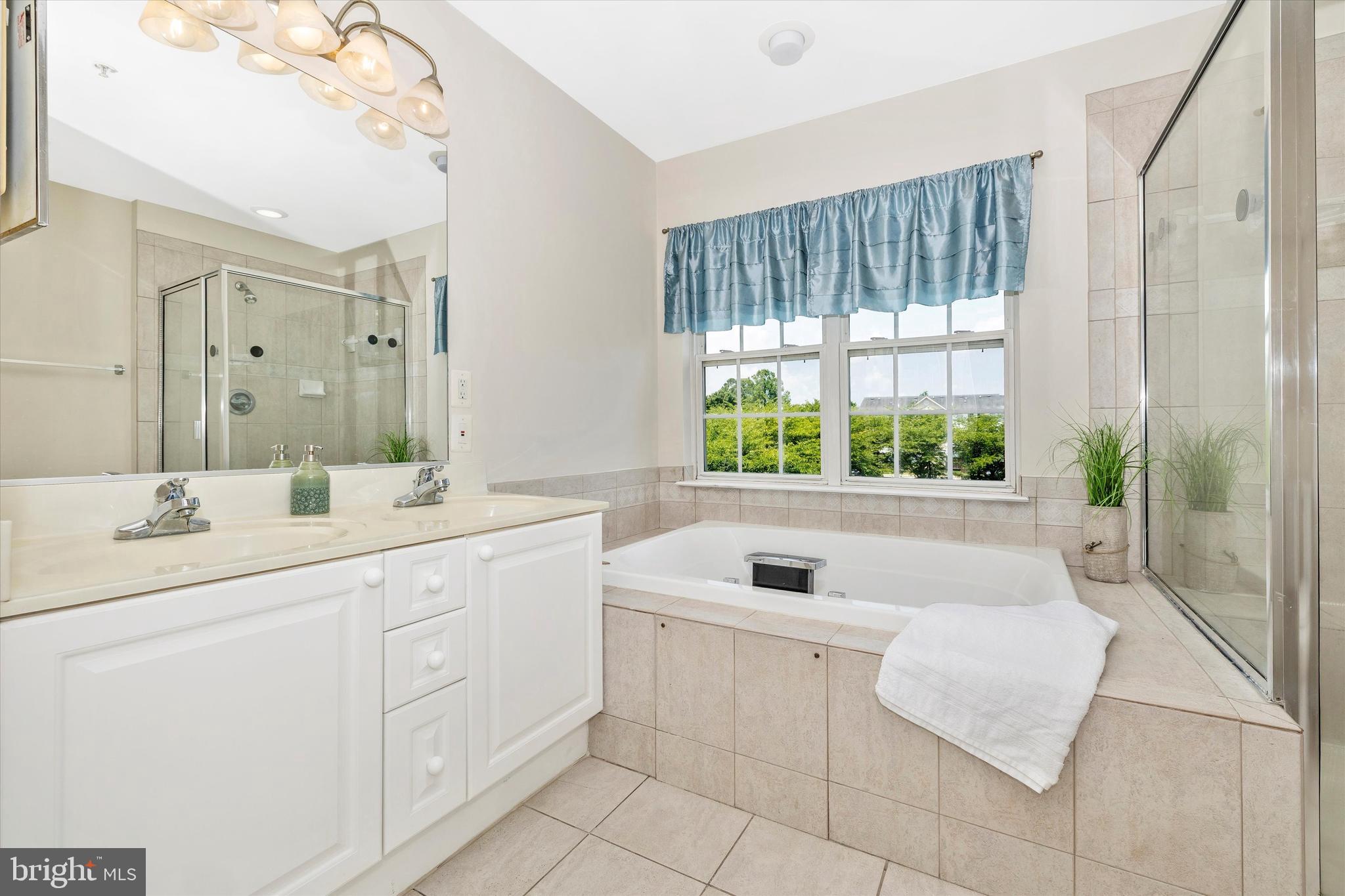 WELLINGTON TRACE - Residential