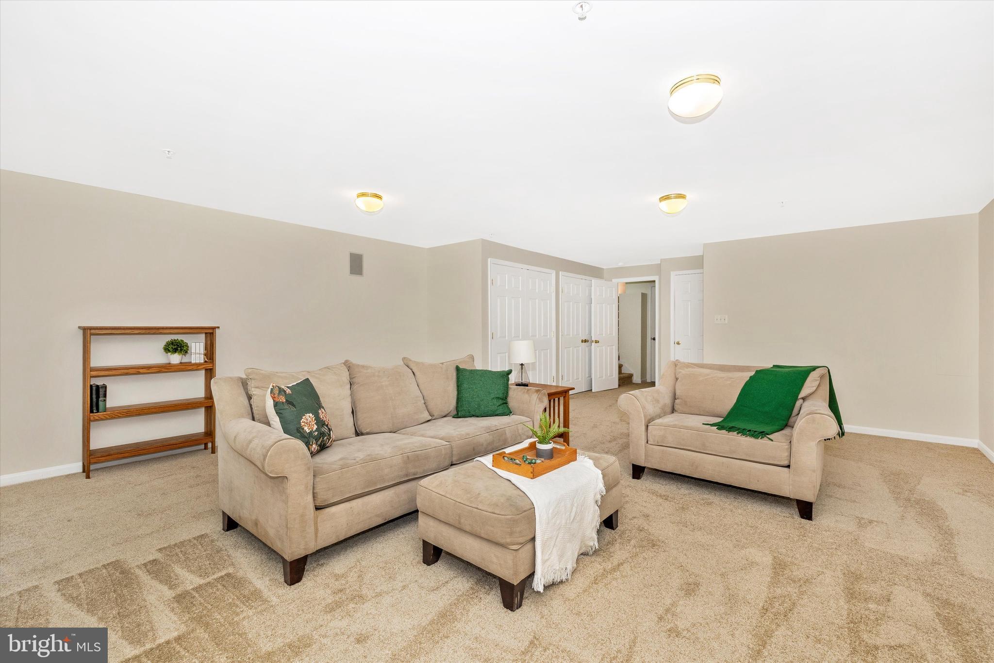 WELLINGTON TRACE - Residential