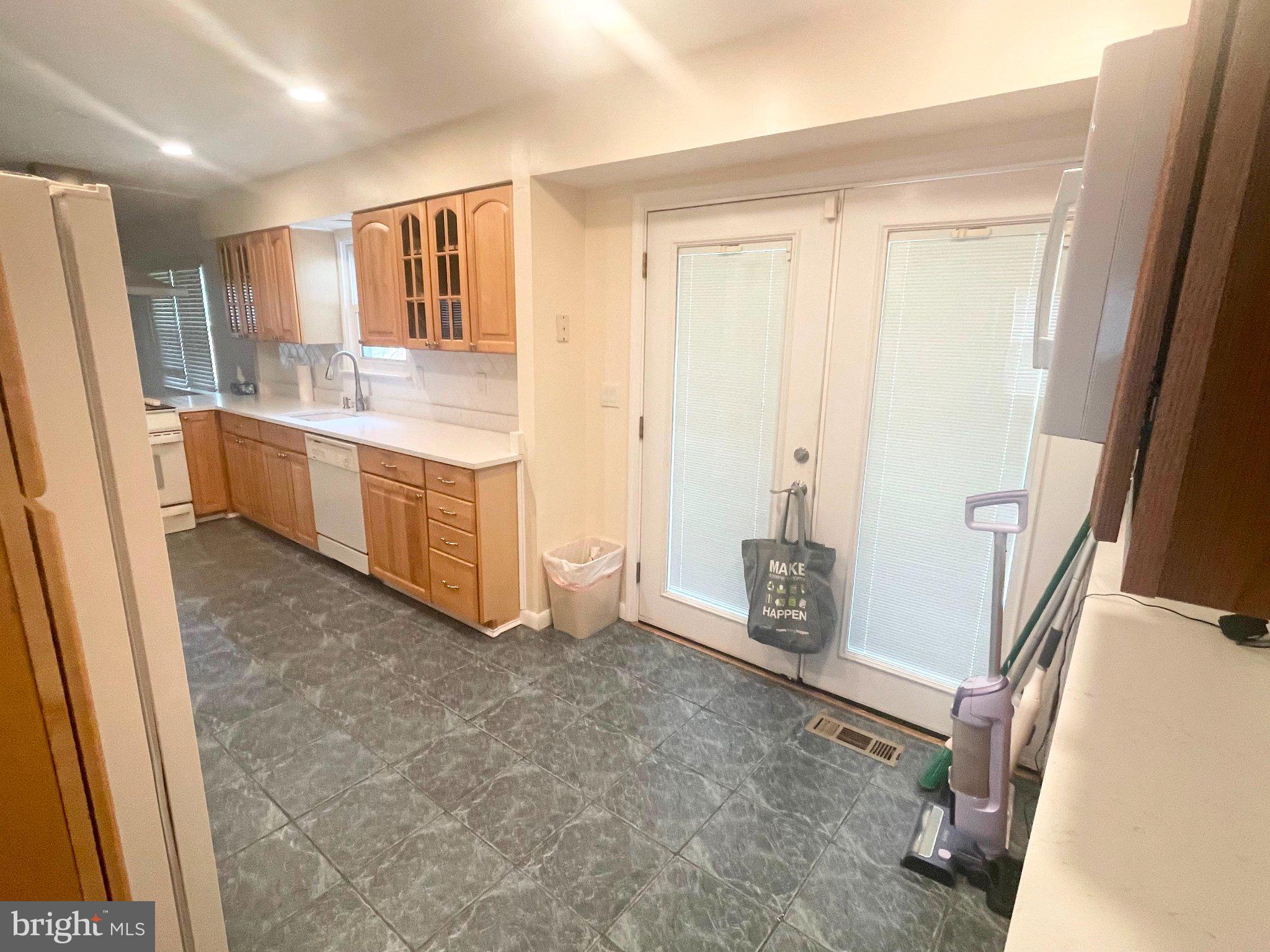 1305 PLEASANT VALLEY DRIVE