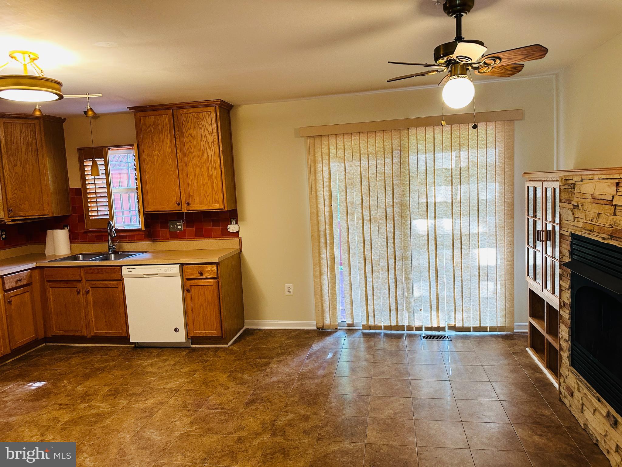 EMORY WOODS - Residential Lease