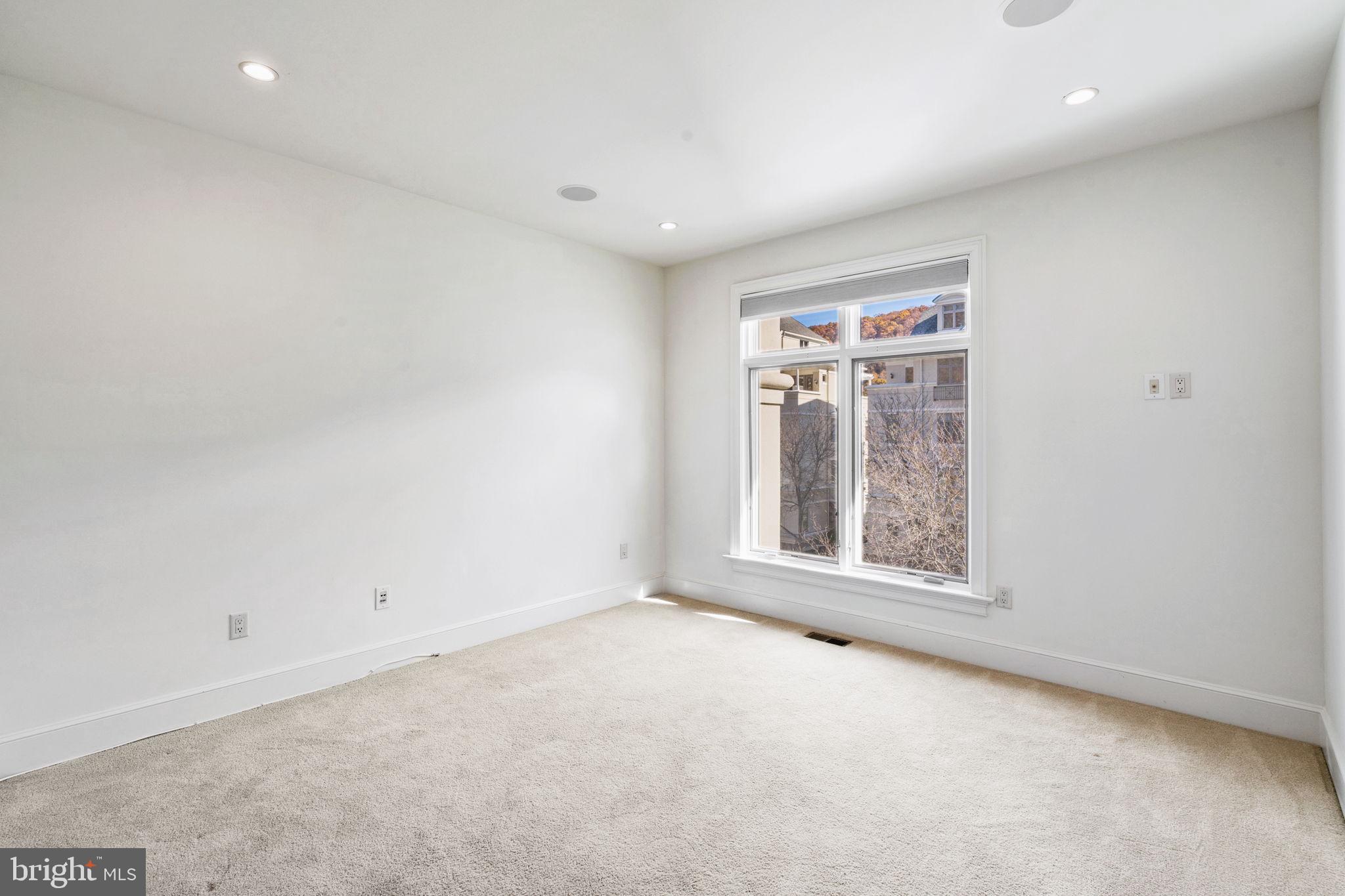 WATERVIEW PLACE - Residential