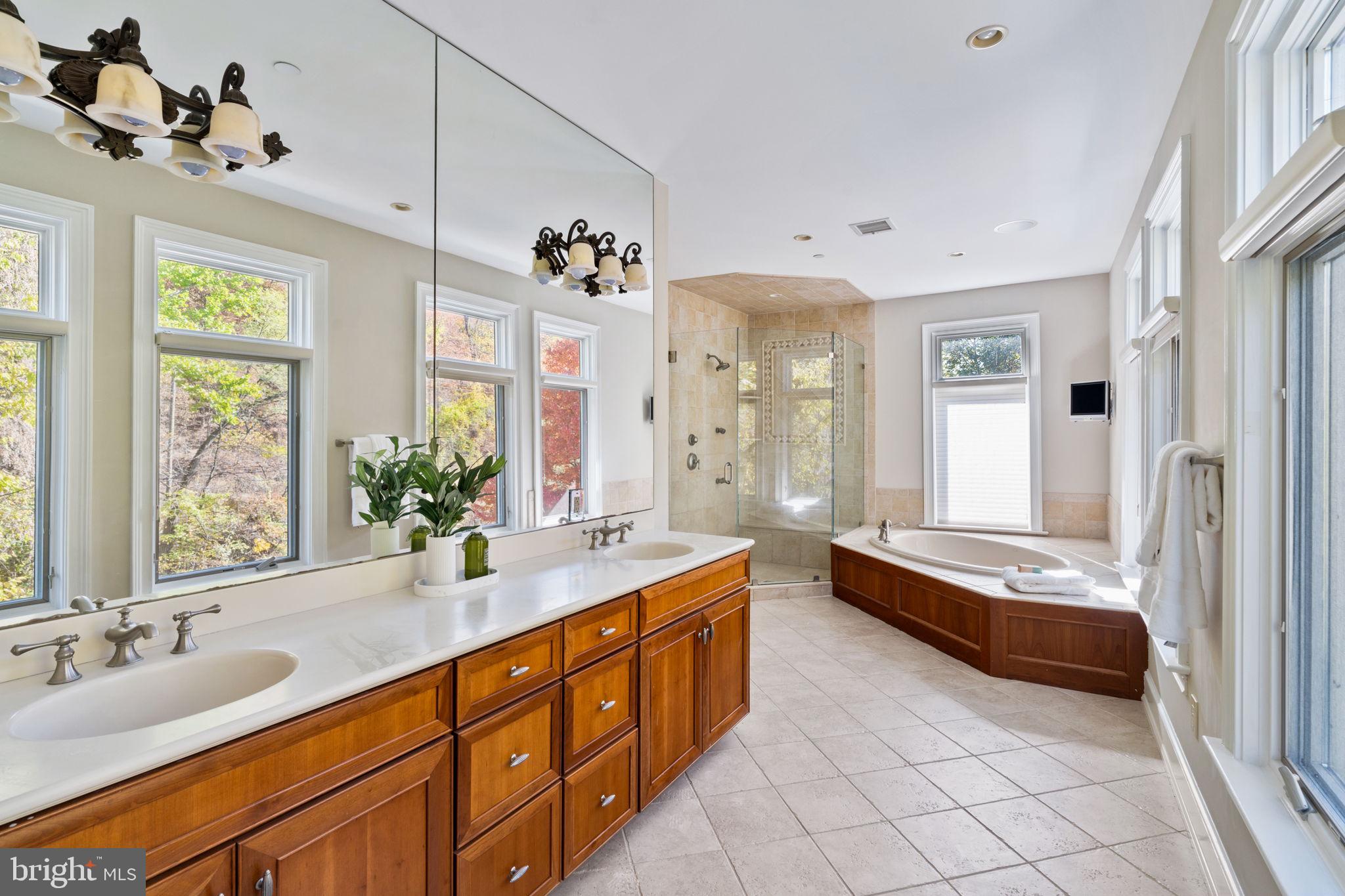 WATERVIEW PLACE - Residential