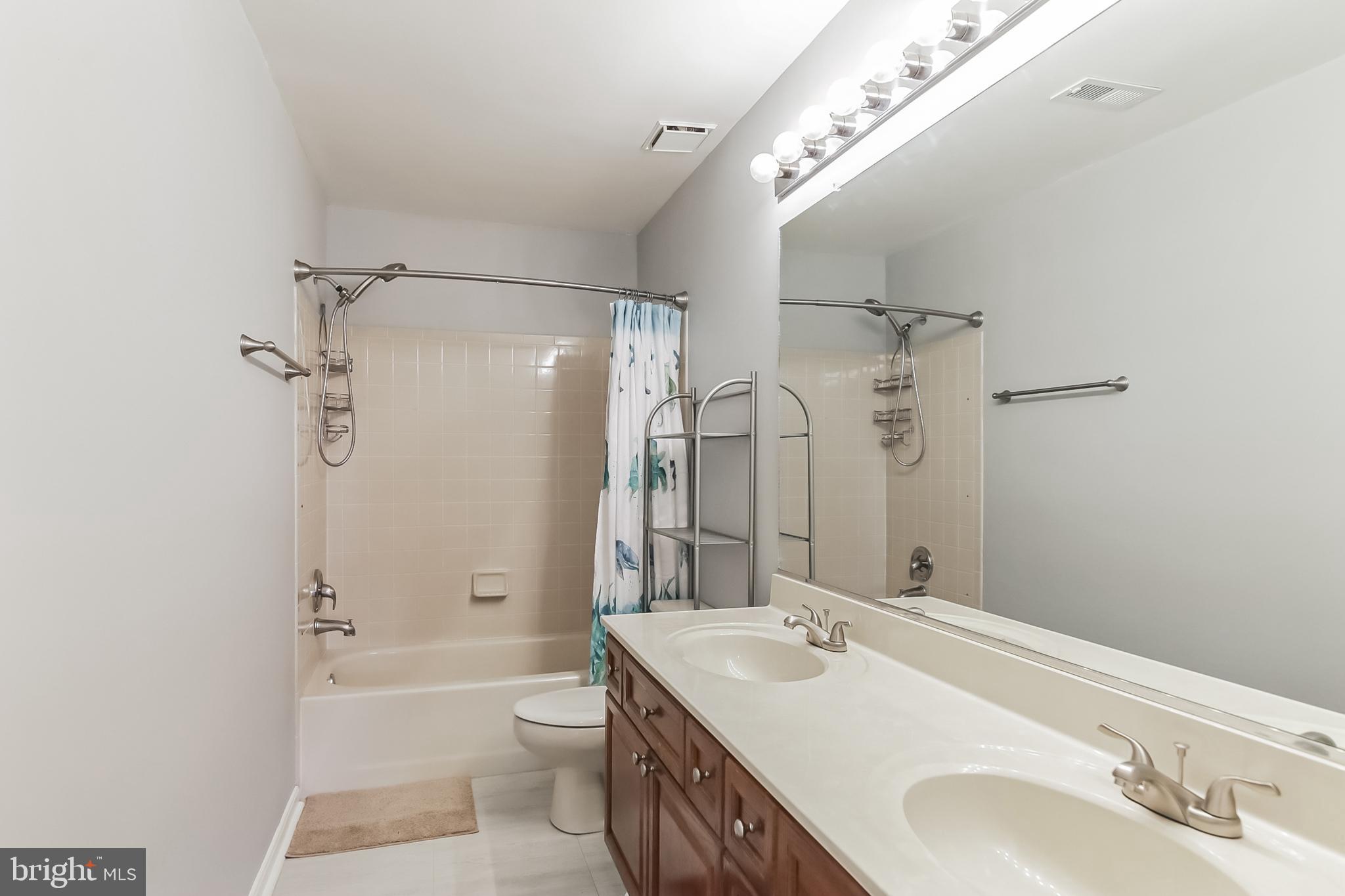 FOX POINT - Residential