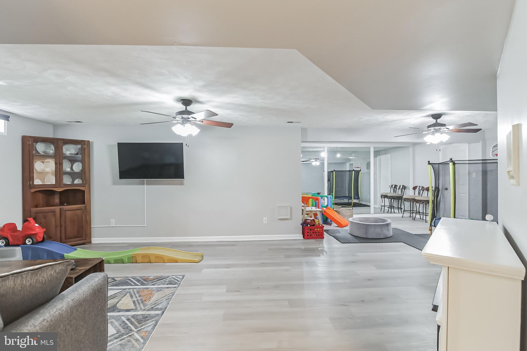 FOX POINT - Residential