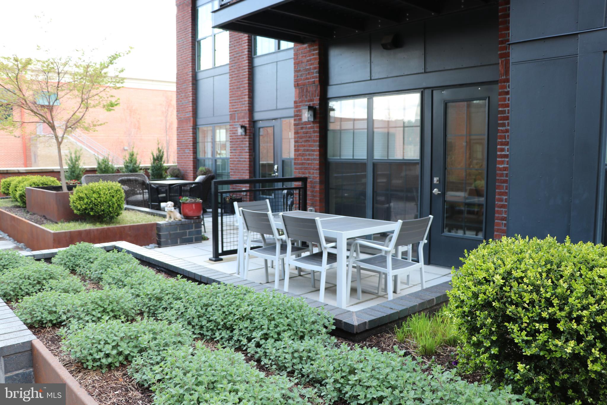 CROWN FARM - Residential