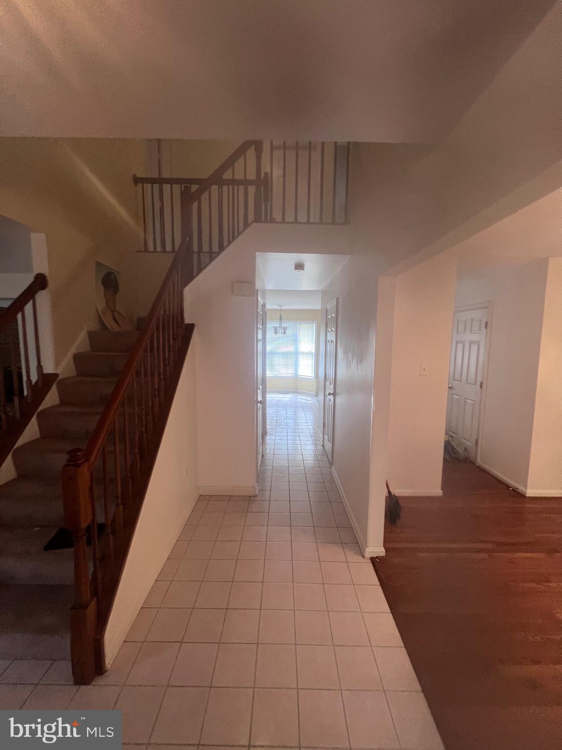 7712 SANDSTONE COURT