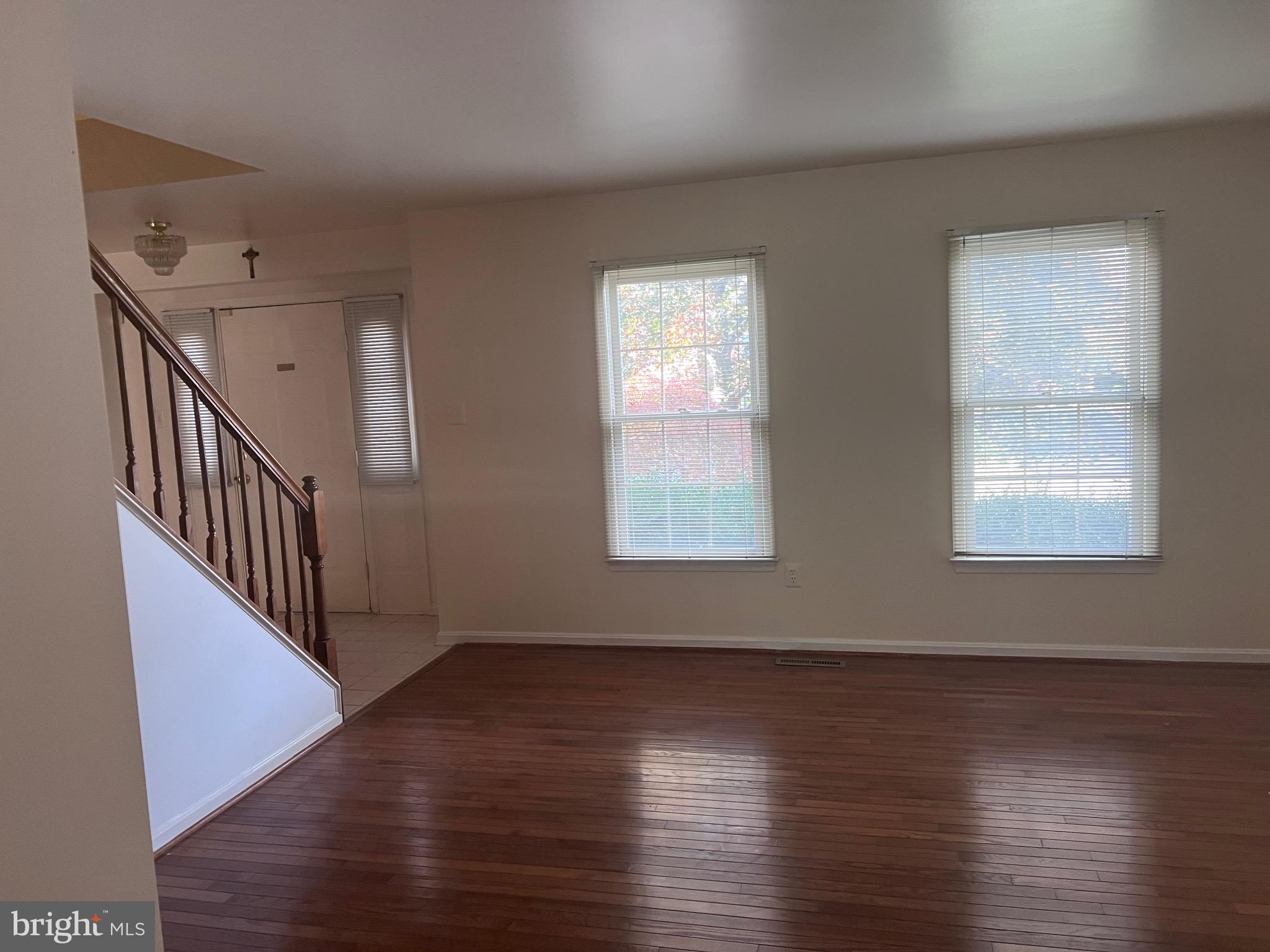 7712 SANDSTONE COURT