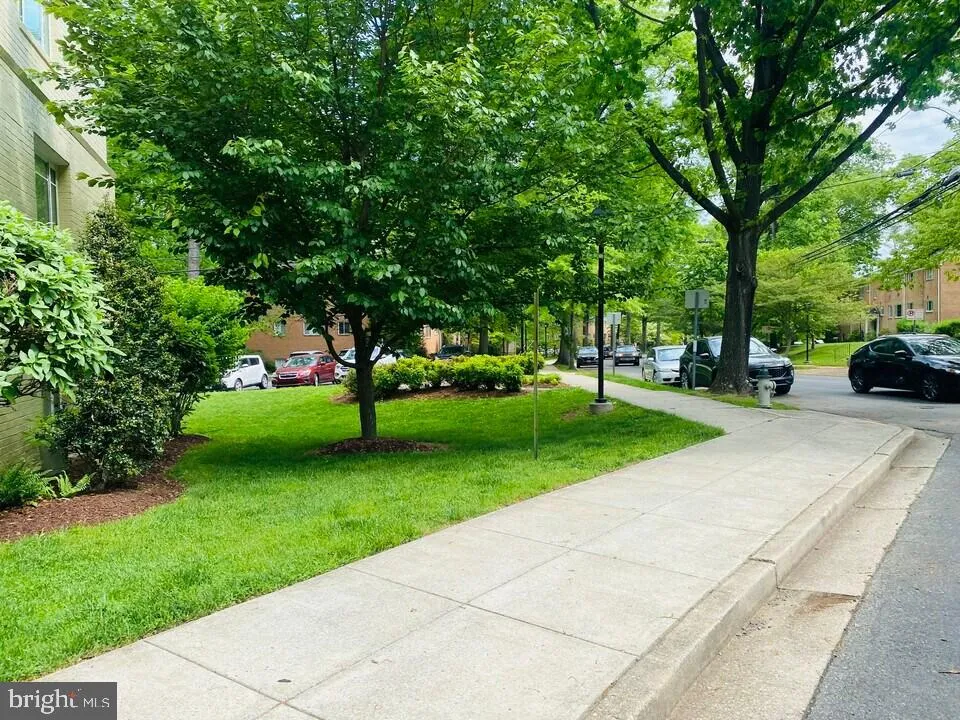 Bethesda, Maryland 20814, United States, 2 Bedrooms Bedrooms, ,1 BathroomBathrooms,Residential,Active,136480