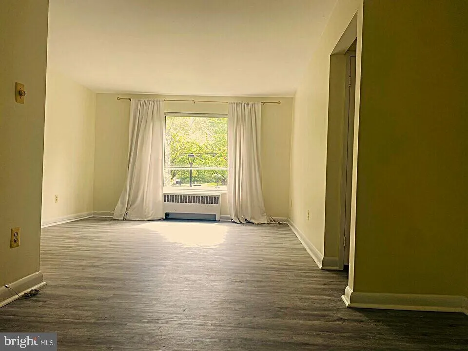 Bethesda, Maryland 20814, United States, 2 Bedrooms Bedrooms, ,1 BathroomBathrooms,Residential,Active,136480