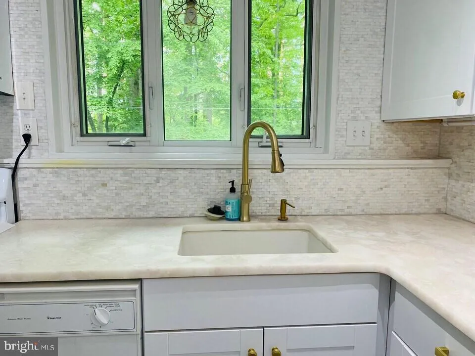 Bethesda, Maryland 20814, United States, 2 Bedrooms Bedrooms, ,1 BathroomBathrooms,Residential,Active,136480