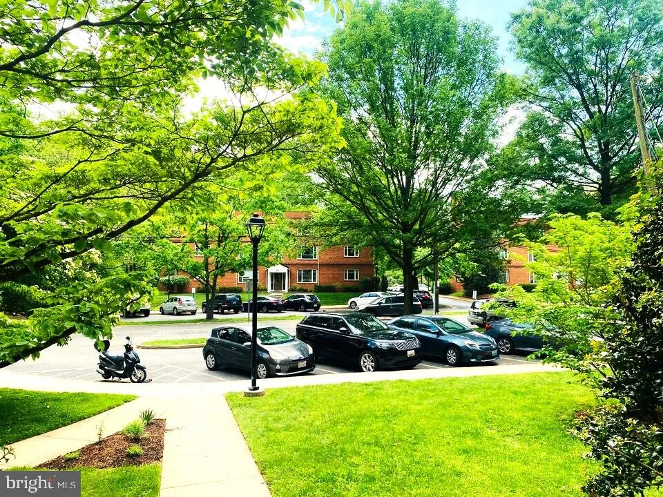 Bethesda, Maryland 20814, United States, 2 Bedrooms Bedrooms, ,1 BathroomBathrooms,Residential,Active,136480