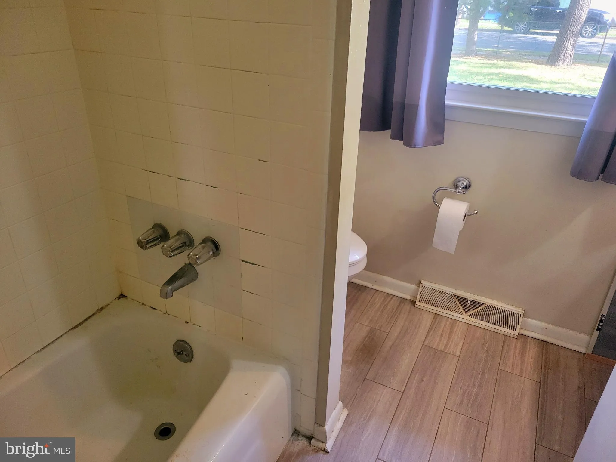 Palmyra, New Jersey 08065, United States, 2 Bedrooms Bedrooms, ,1 BathroomBathrooms,Residential,Active,213055