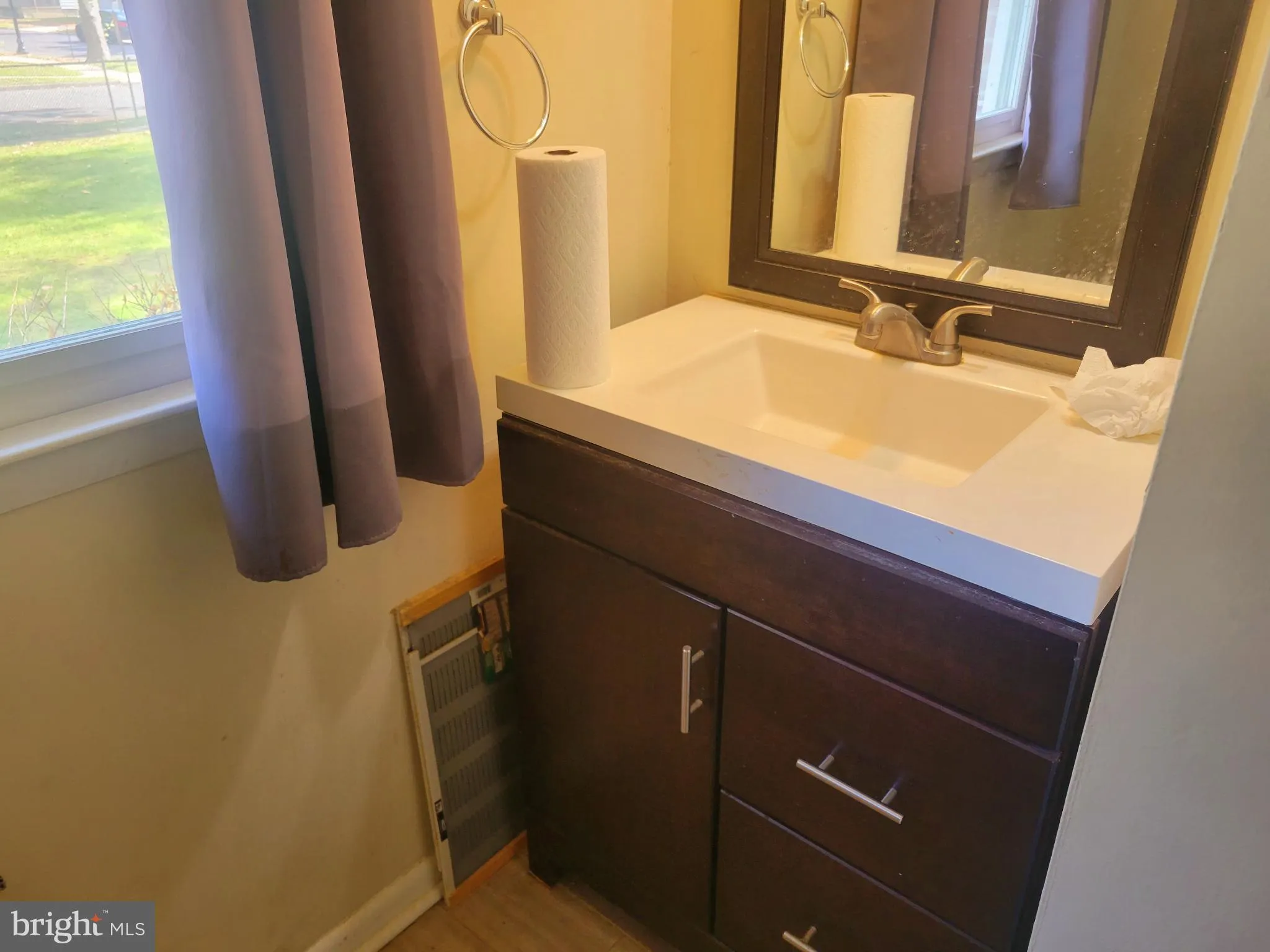 Palmyra, New Jersey 08065, United States, 2 Bedrooms Bedrooms, ,1 BathroomBathrooms,Residential,Active,213055