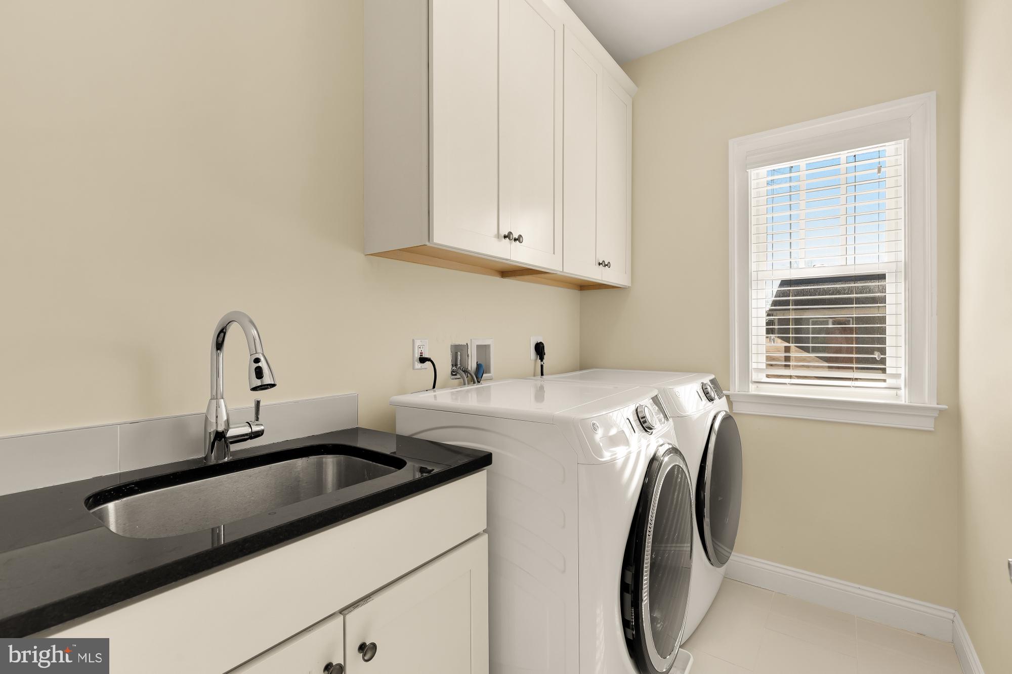 BROYHILL HEIGHTS - Residential