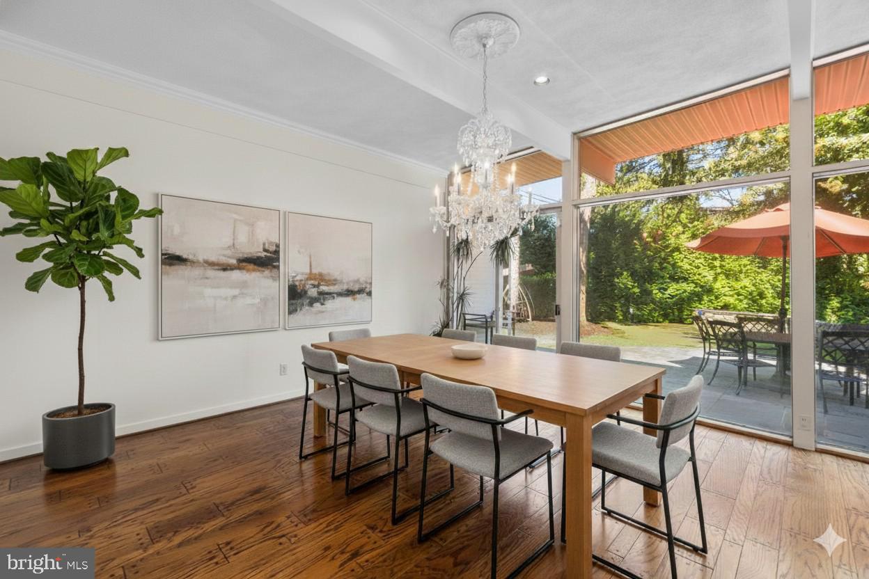 8203 TALL CHIMNEY COURT