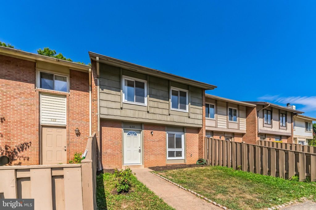 Photo of 630 Clearwater Court, HERNDON, VA 20170 (MLS # VAFX2265782)