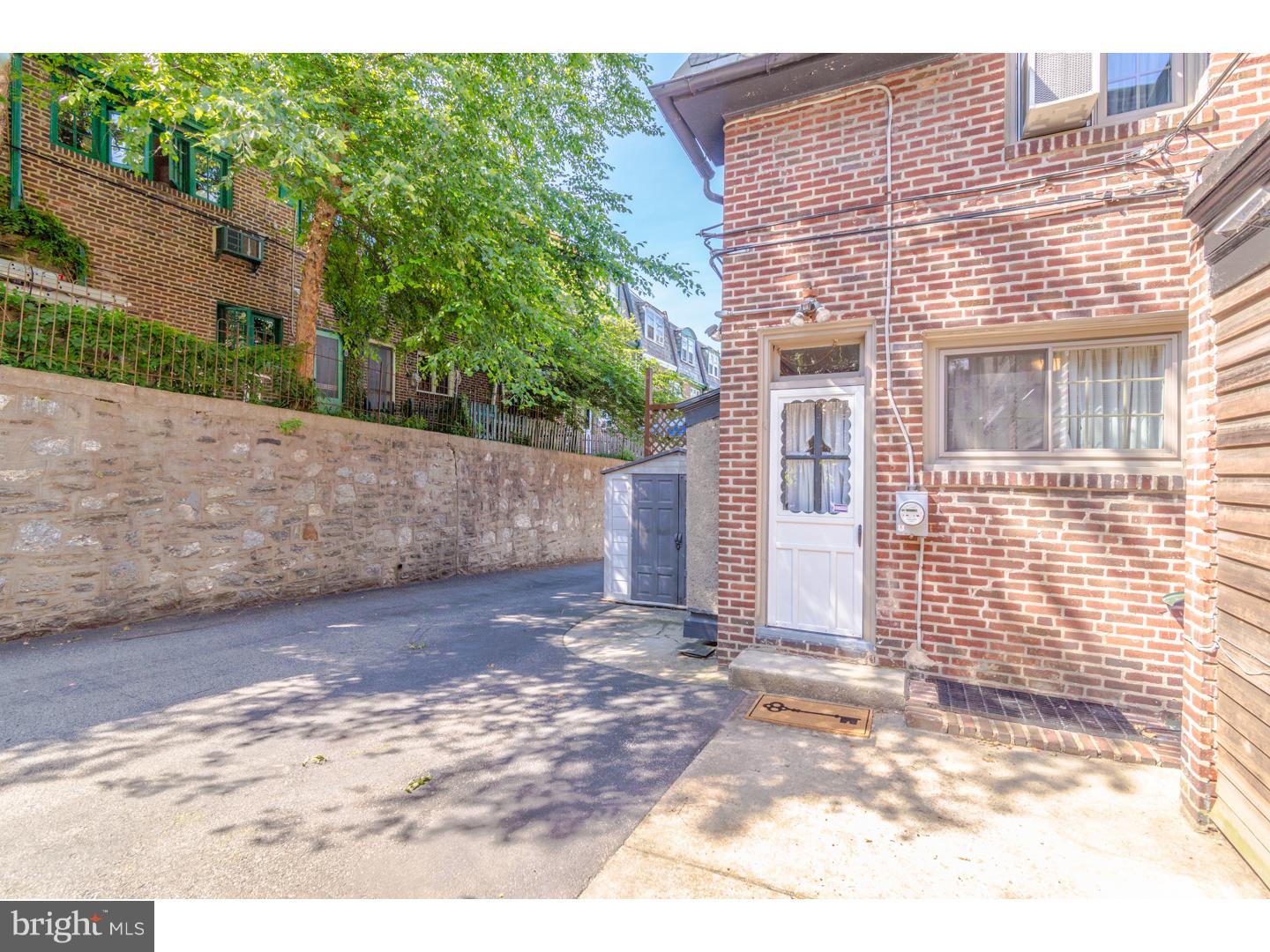 EAST FALLS - Residential